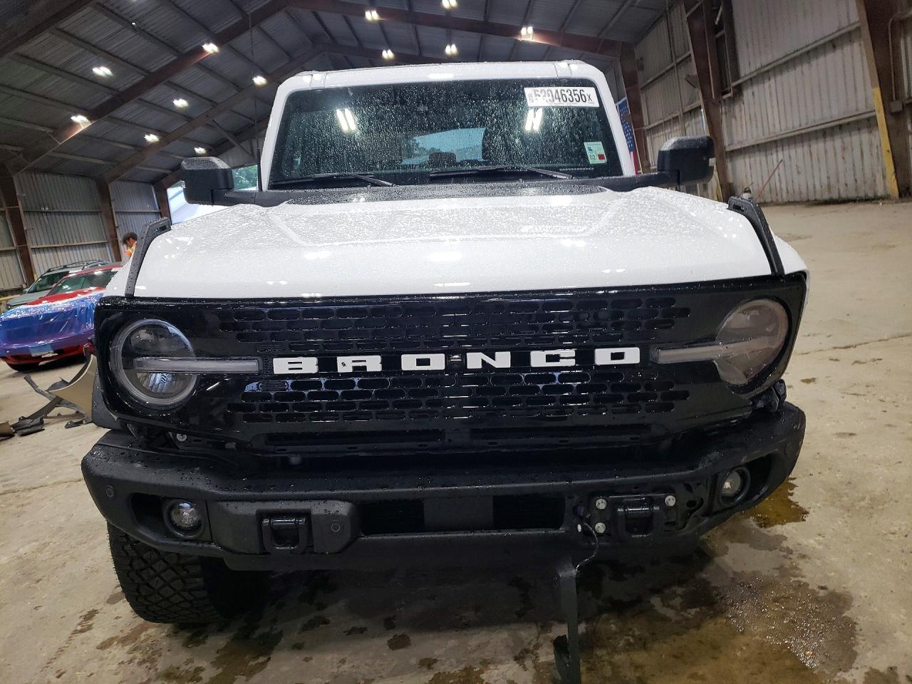 2023 Ford Bronco Base White vin: 1FMEE5DP6PLB89611