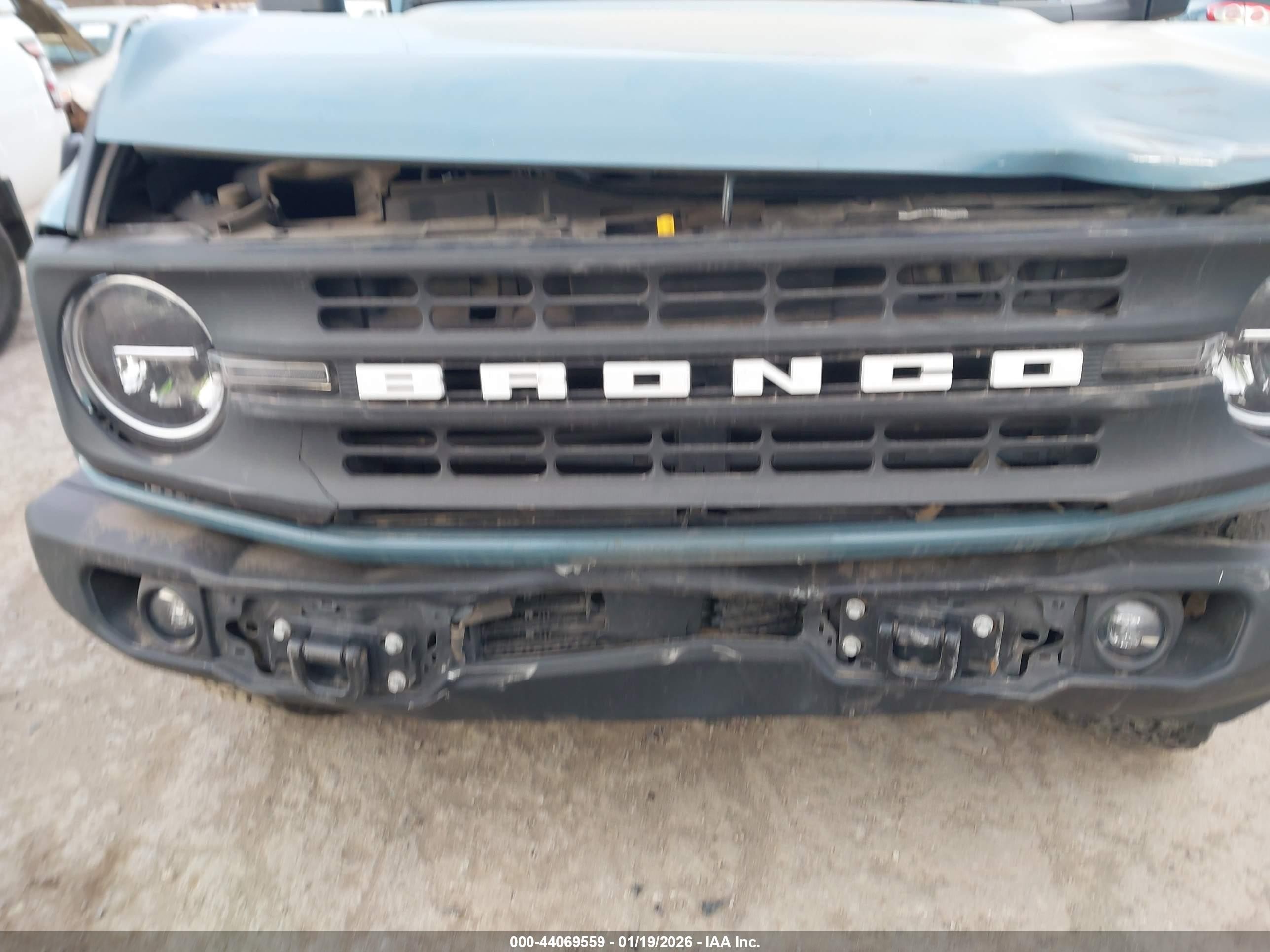 2023 Ford Bronco Black Diamond Blue vin: 1FMEE5DP8PLC16758
