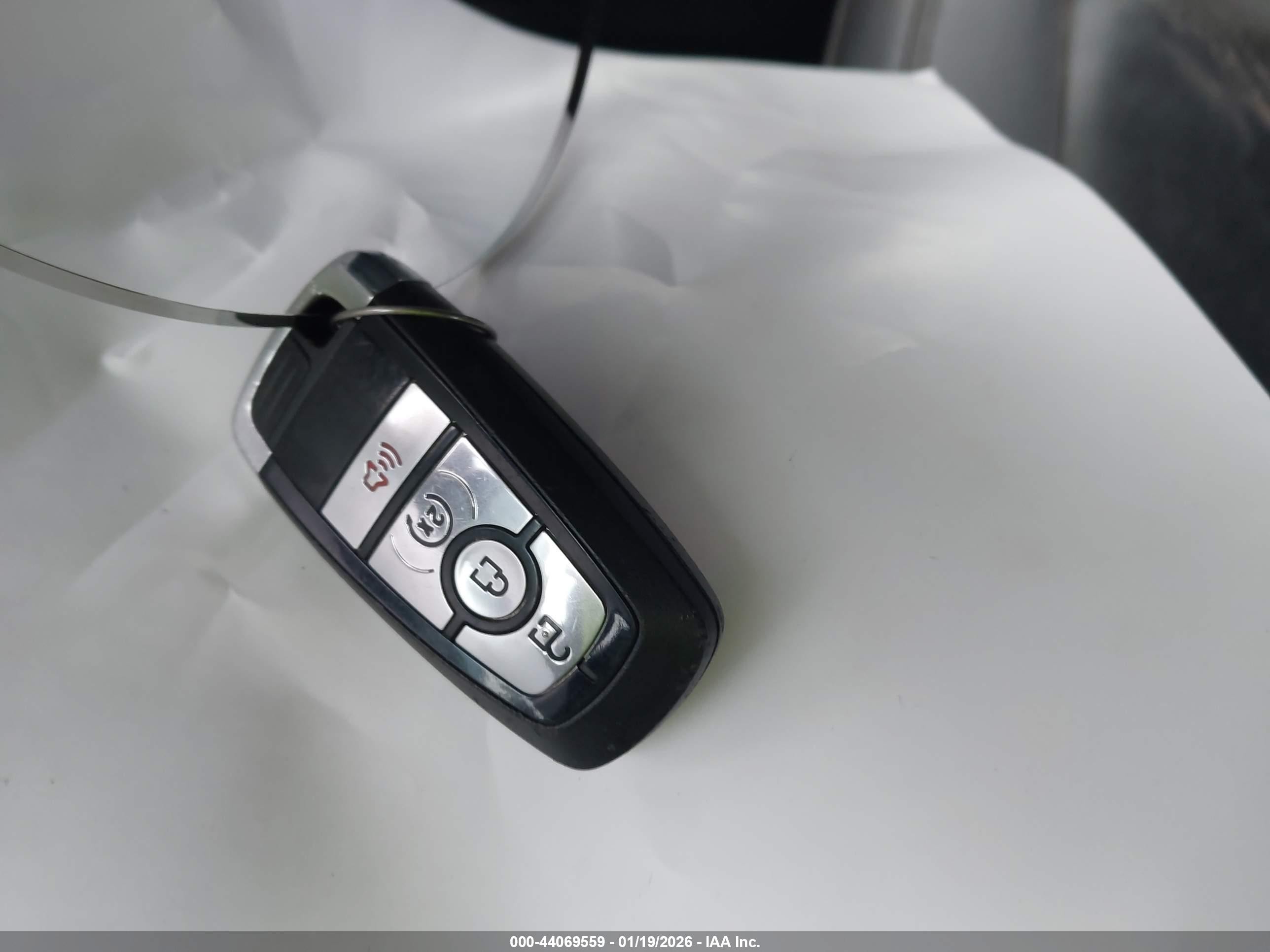 2023 Ford Bronco Black Diamond Blue vin: 1FMEE5DP8PLC16758