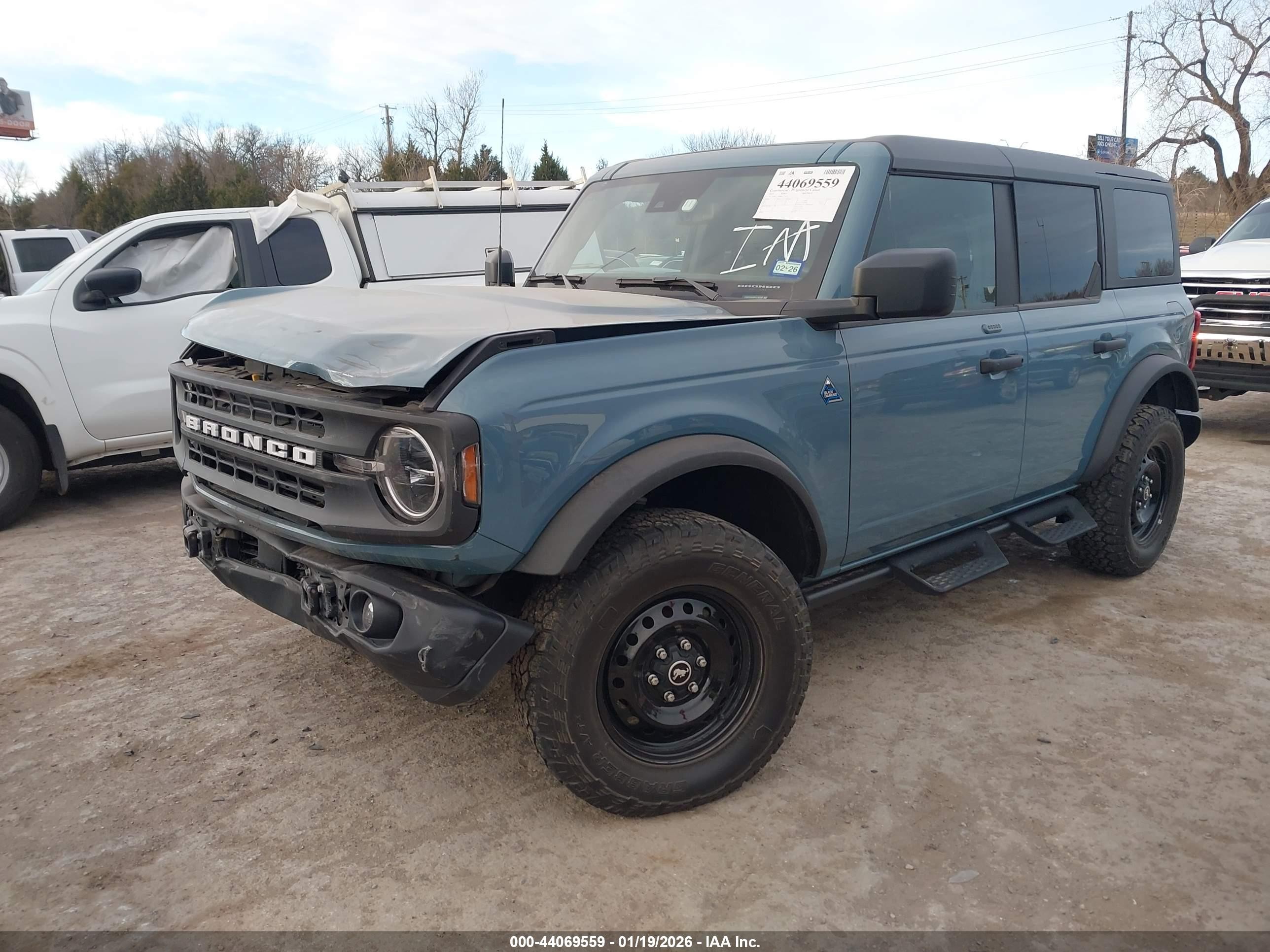 2023 Ford Bronco Black Diamond Blue vin: 1FMEE5DP8PLC16758