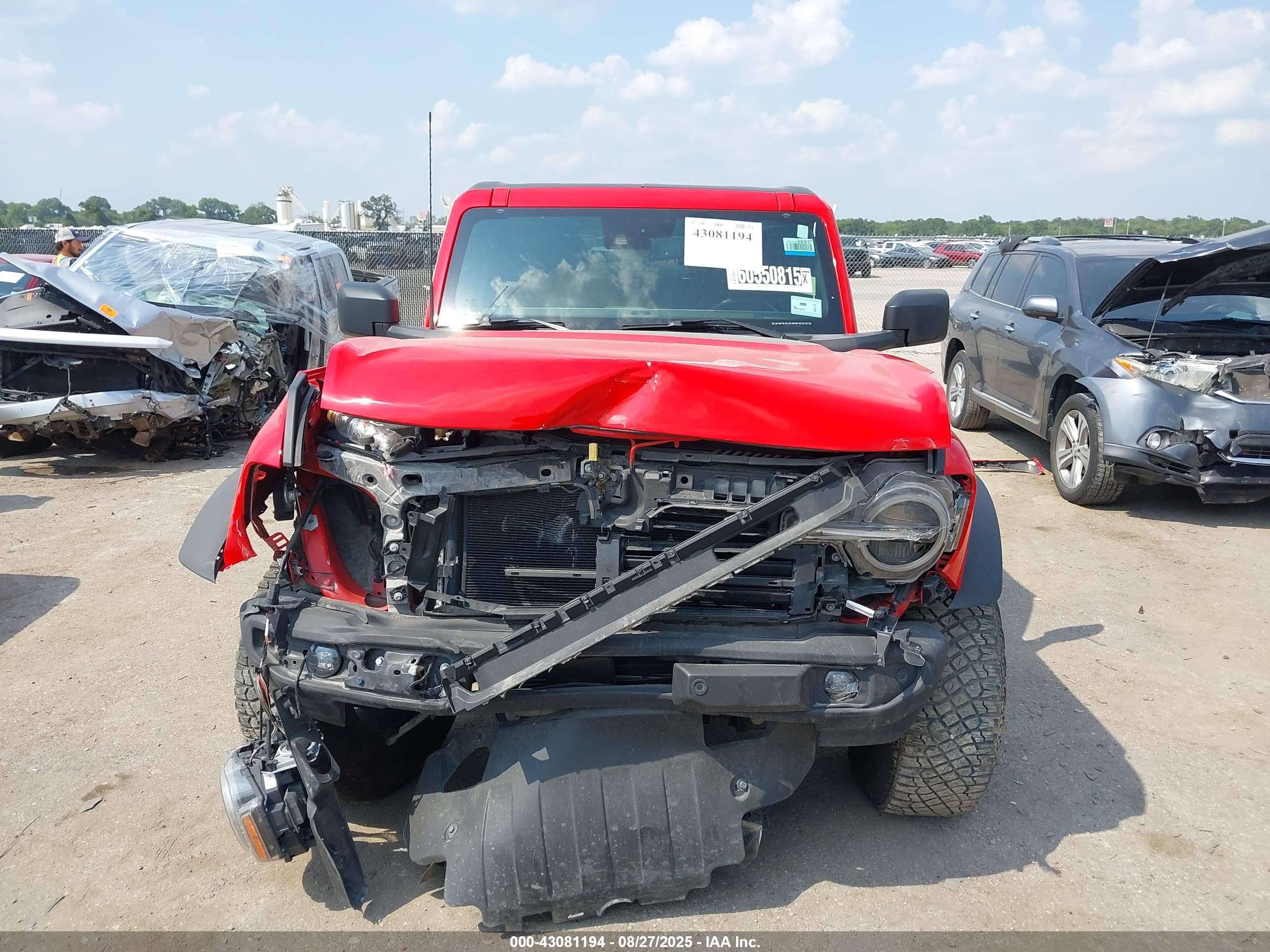 2022 Ford Bronco Wildtrak Red vin: 1FMEE5DP9NLA97762