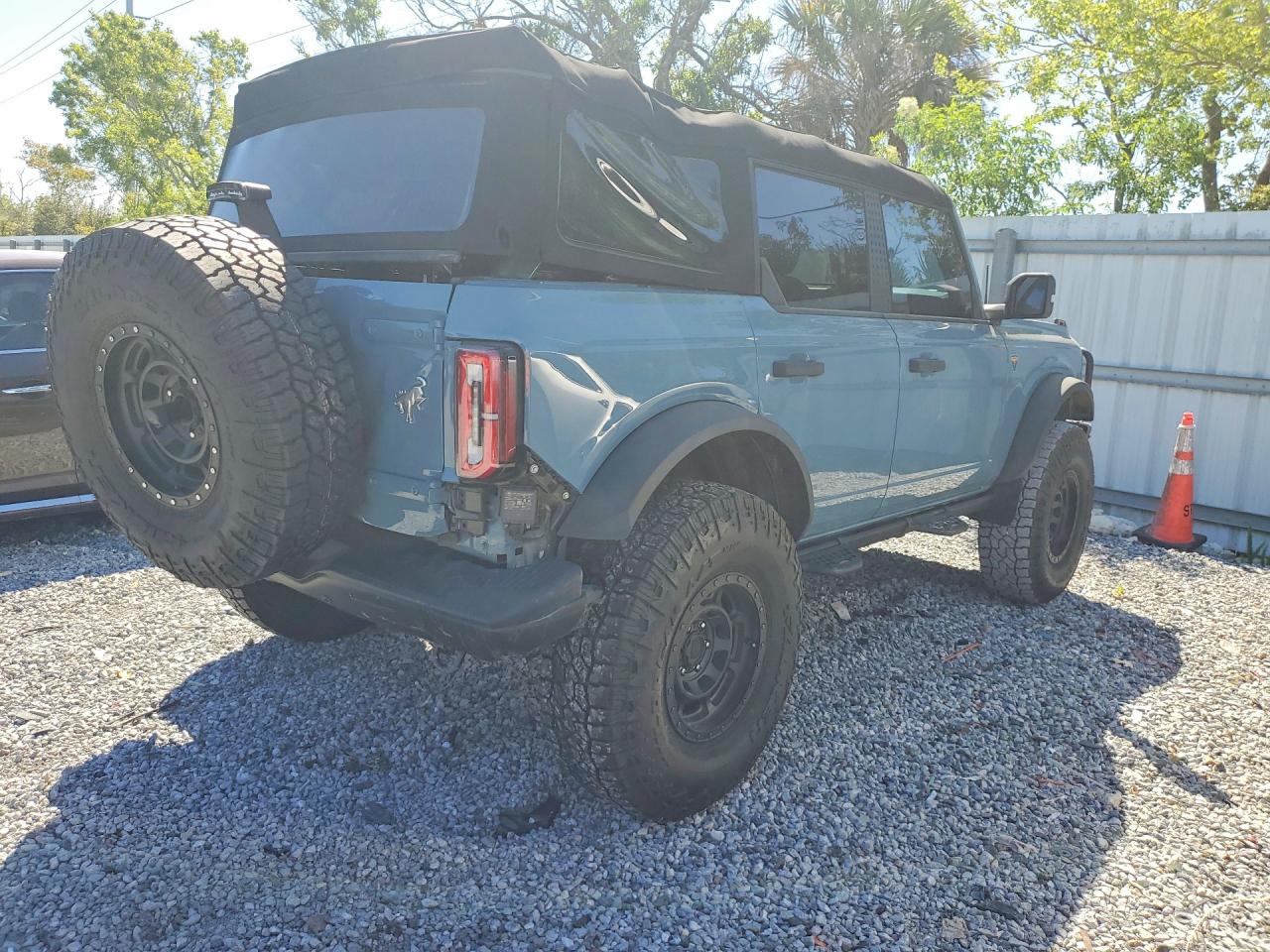 2023 Ford Bronco Base Blue vin: 1FMEE5DPXPLB32313