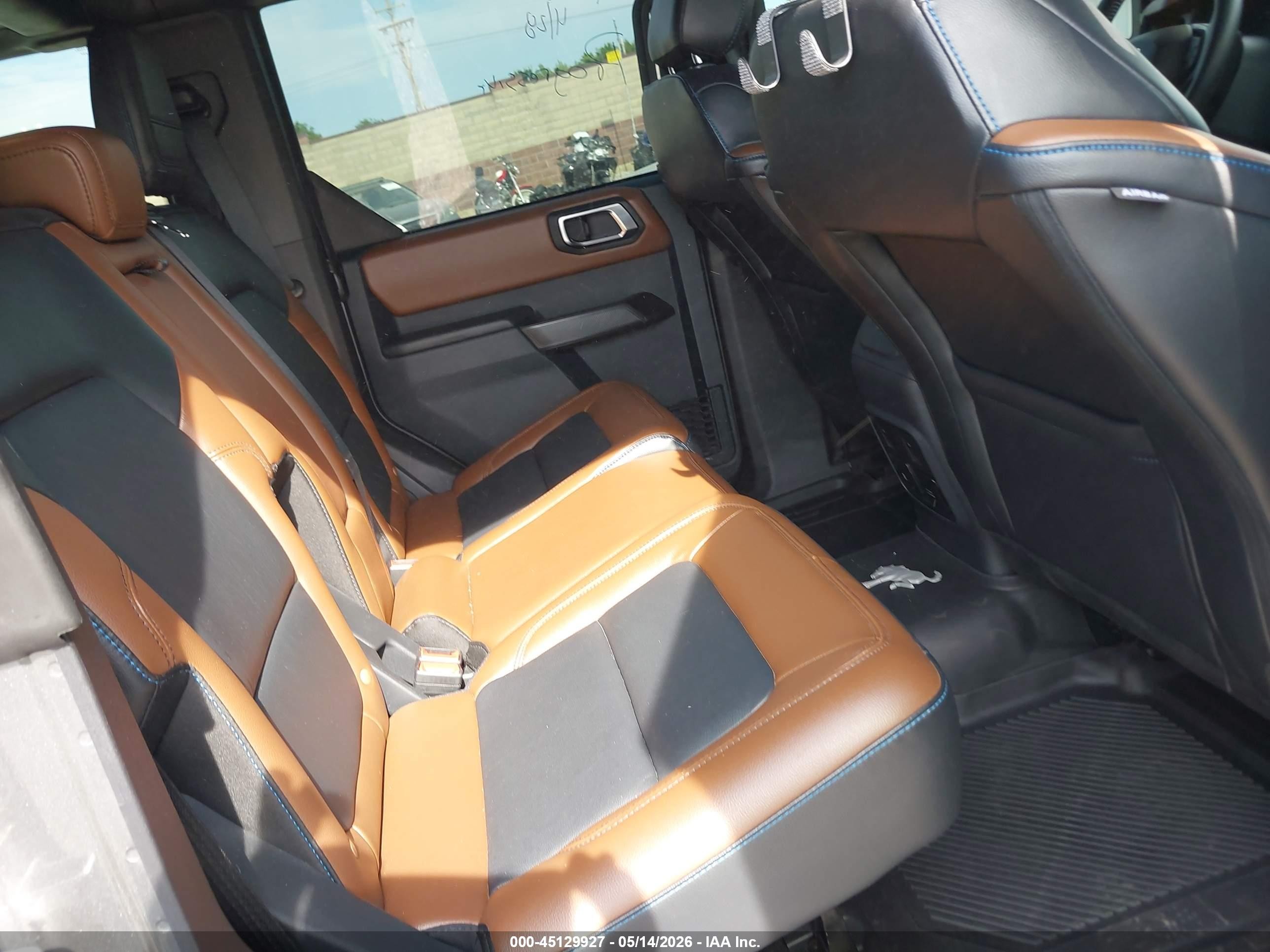 2024 Ford Bronco Outer Banks Gray vin: 1FMEE8BP1RLA56911