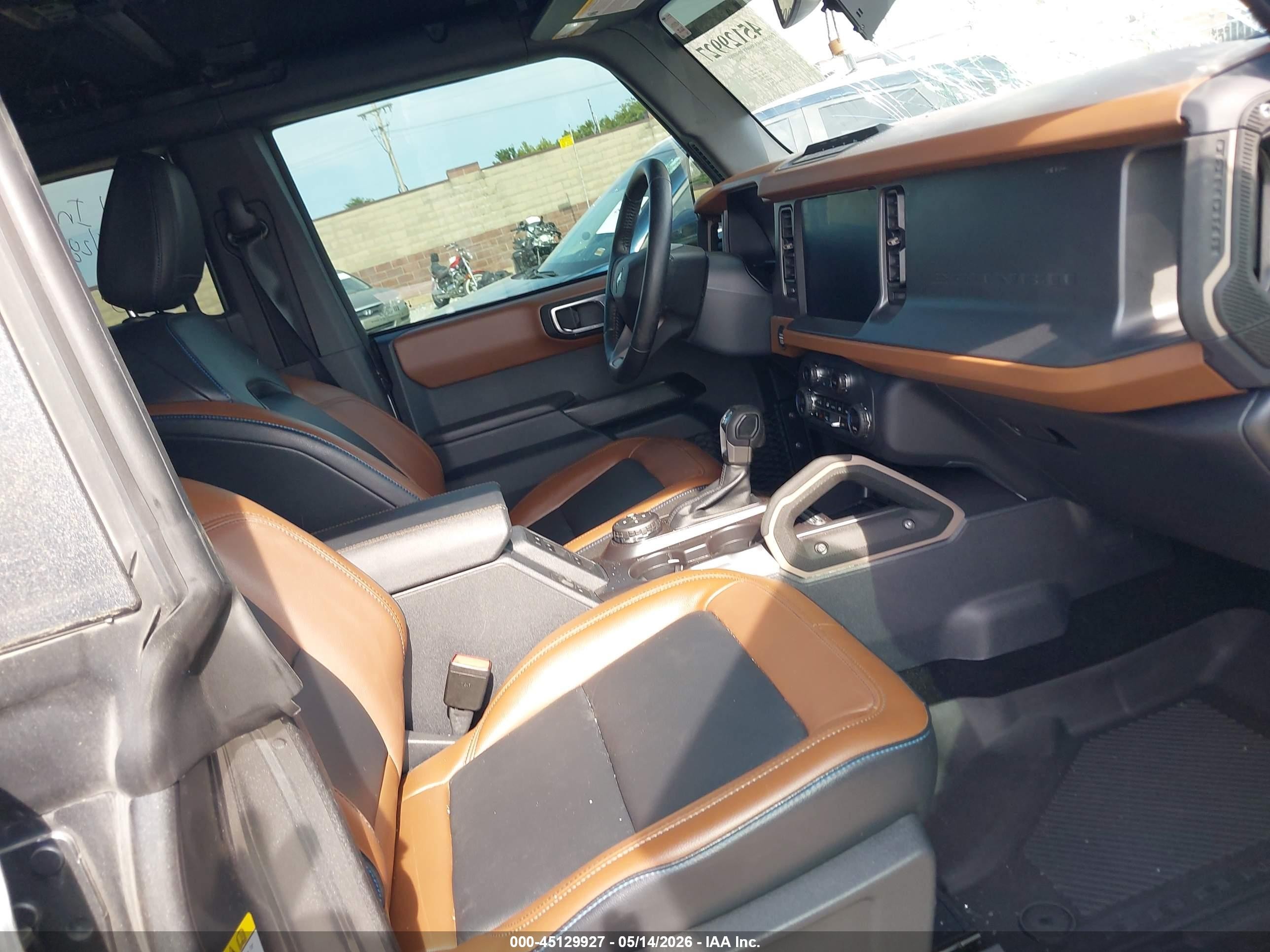 2024 Ford Bronco Outer Banks Gray vin: 1FMEE8BP1RLA56911