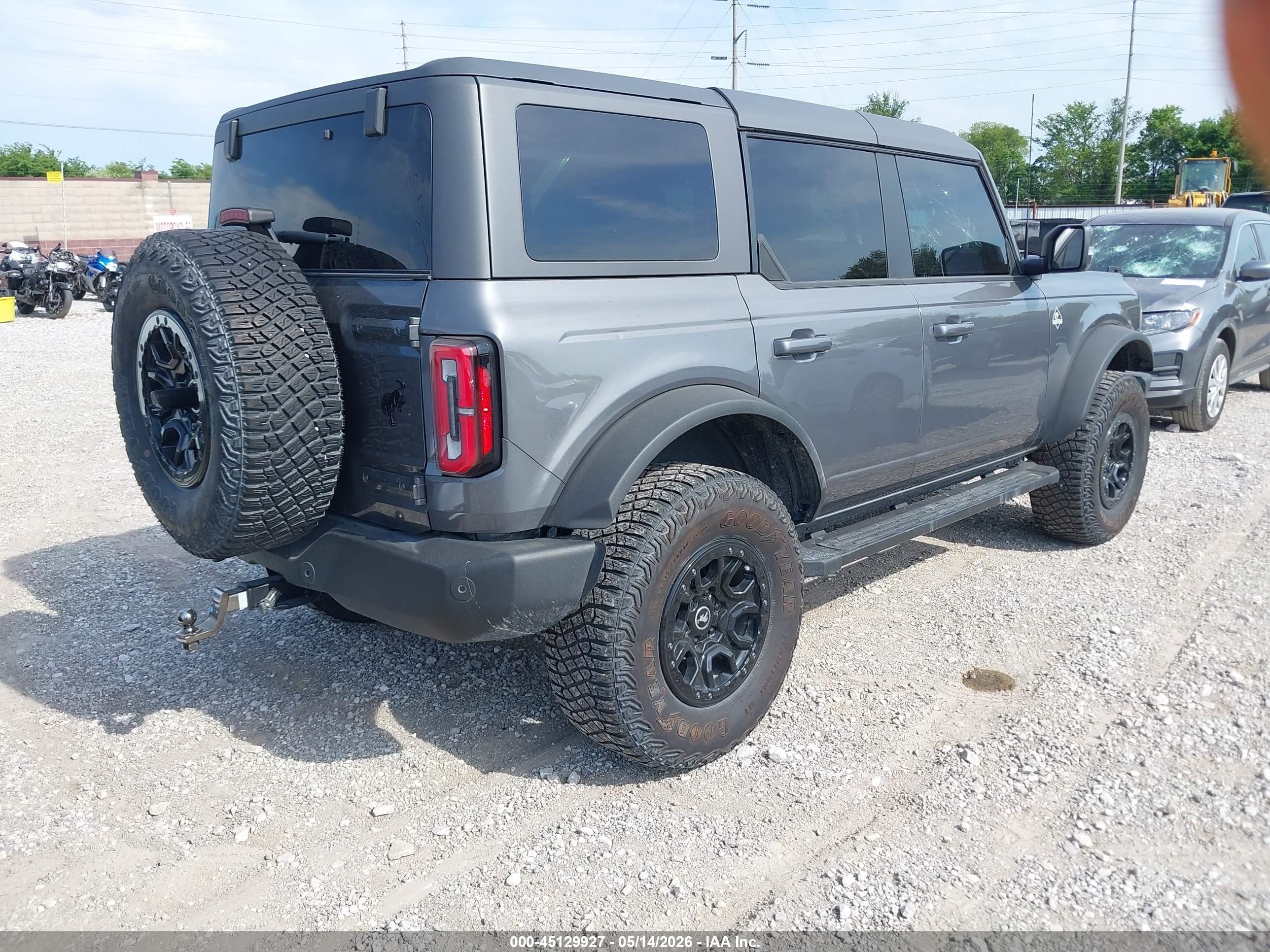 2024 Ford Bronco Outer Banks Gray vin: 1FMEE8BP1RLA56911