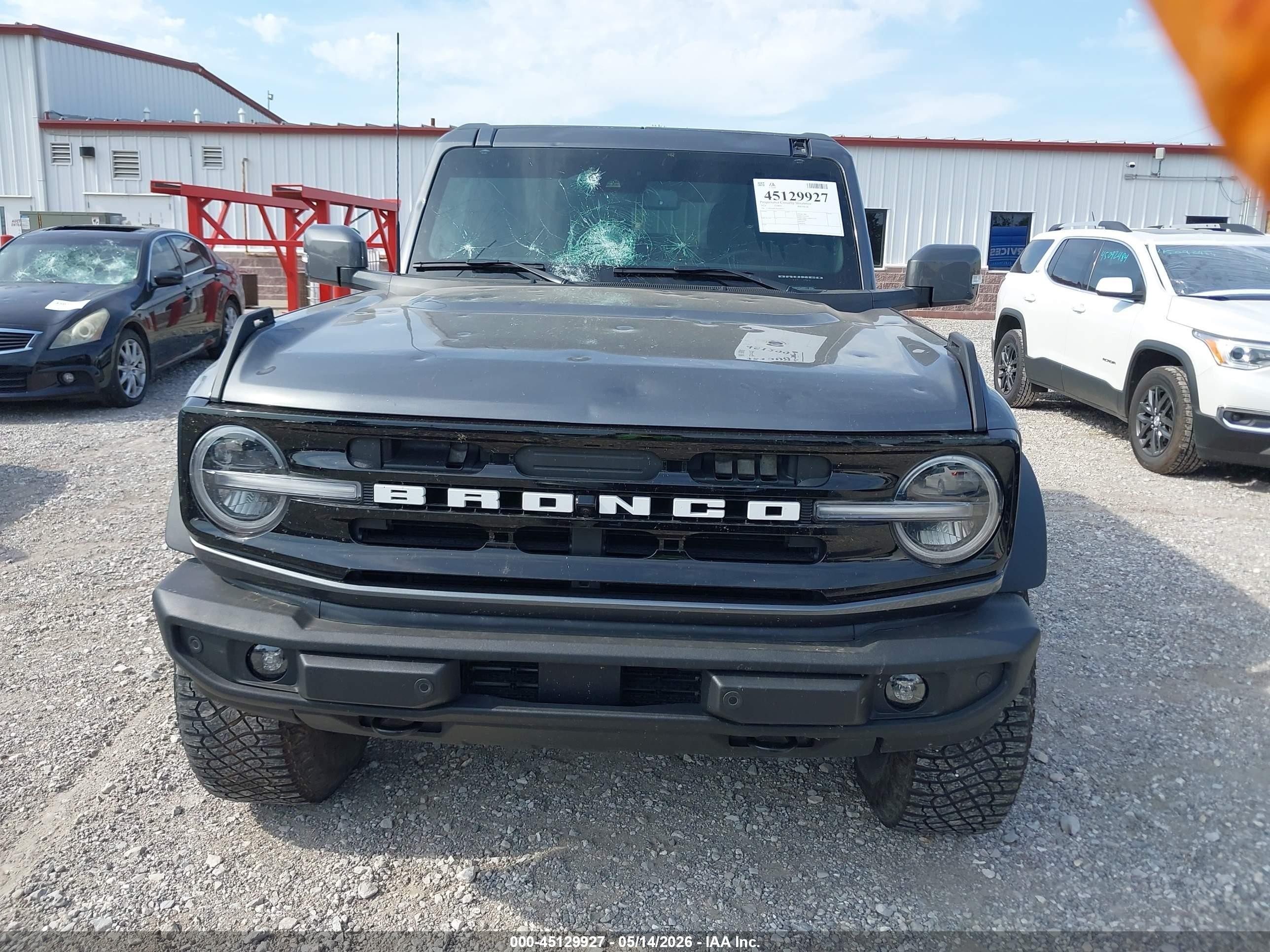 2024 Ford Bronco Outer Banks Gray vin: 1FMEE8BP1RLA56911