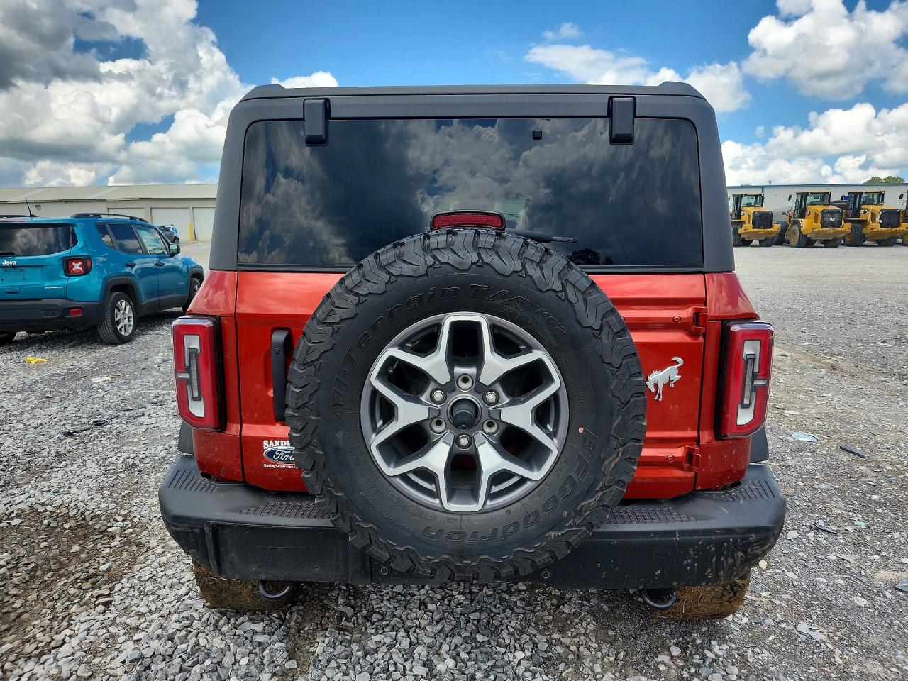 2024 Ford Bronco Badlands Red vin: 1FMEE9BP1RLB50048