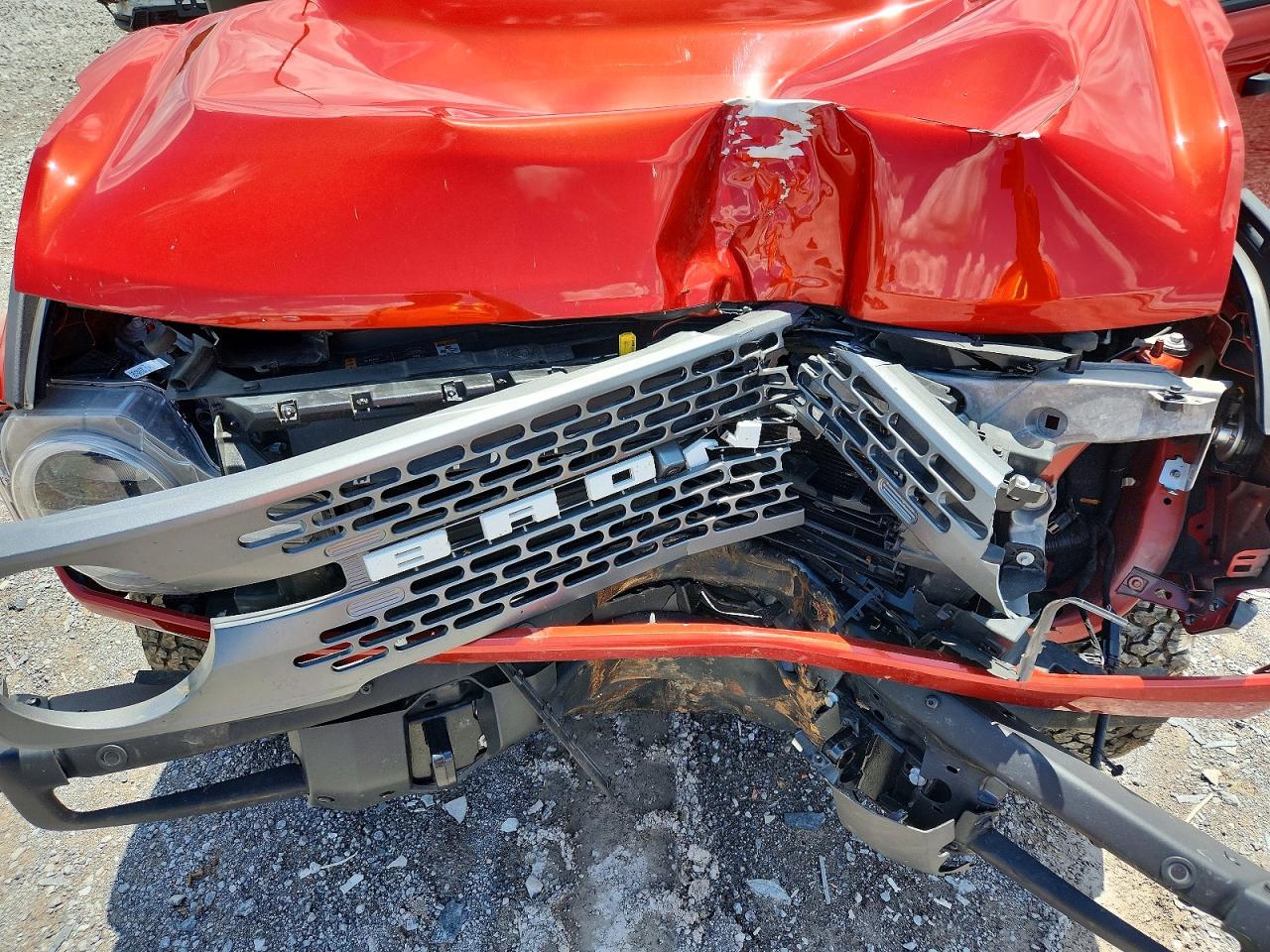 2024 Ford Bronco Badlands Red vin: 1FMEE9BP1RLB50048