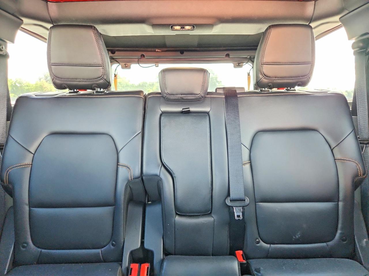 2024 Ford Bronco Badlands Red vin: 1FMEE9BP1RLB50048