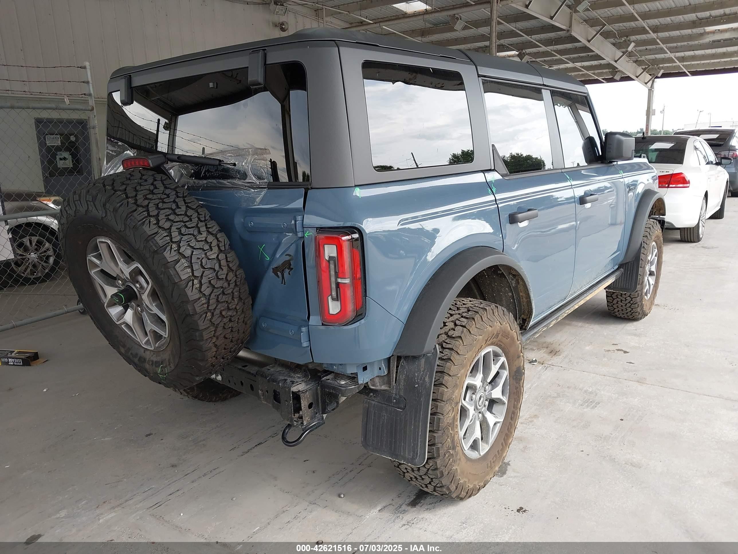 2024 Ford Bronco Badlands Blue vin: 1FMEE9BP5RLB31731