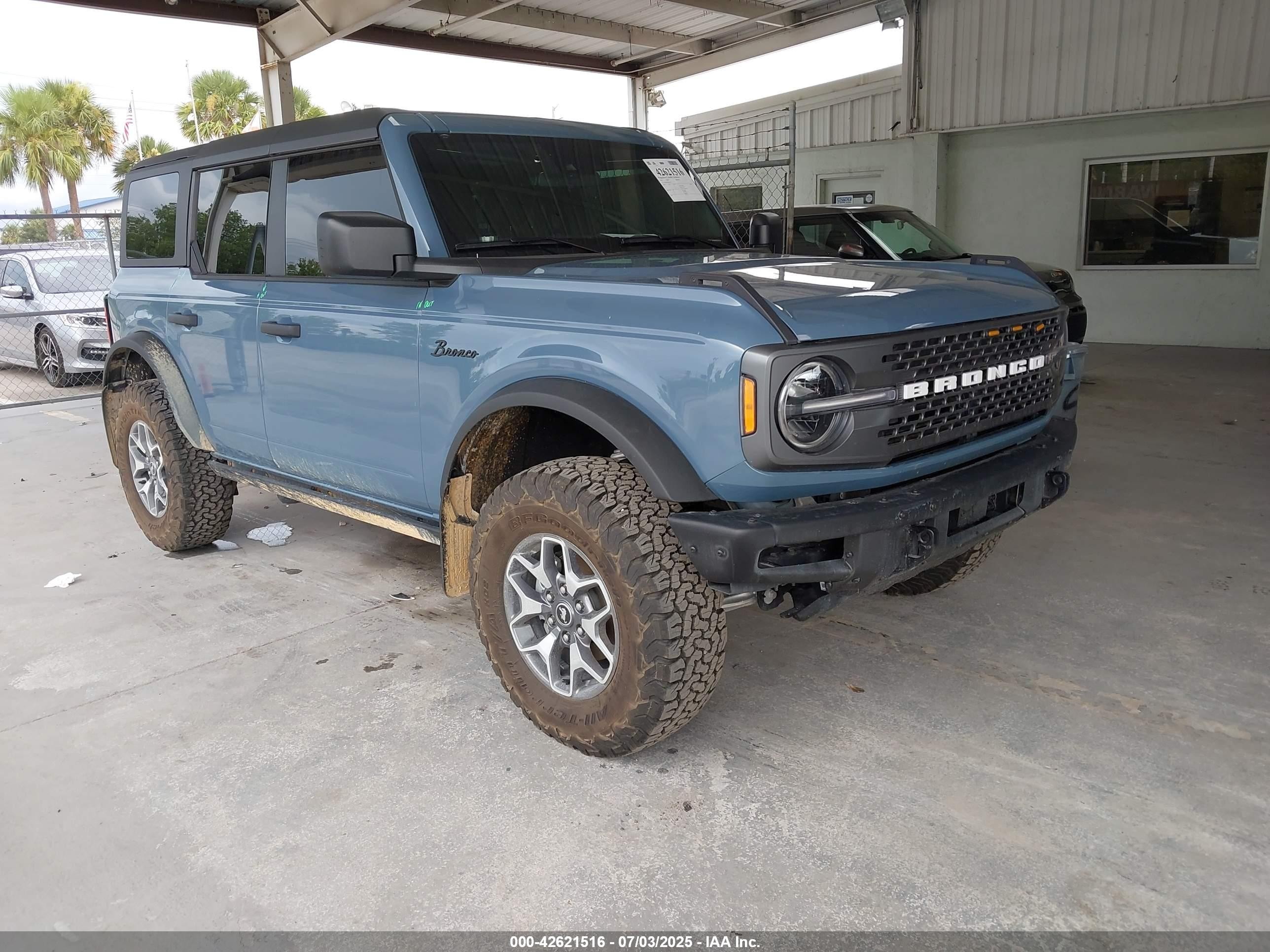 2024 Ford Bronco Badlands Blue vin: 1FMEE9BP5RLB31731