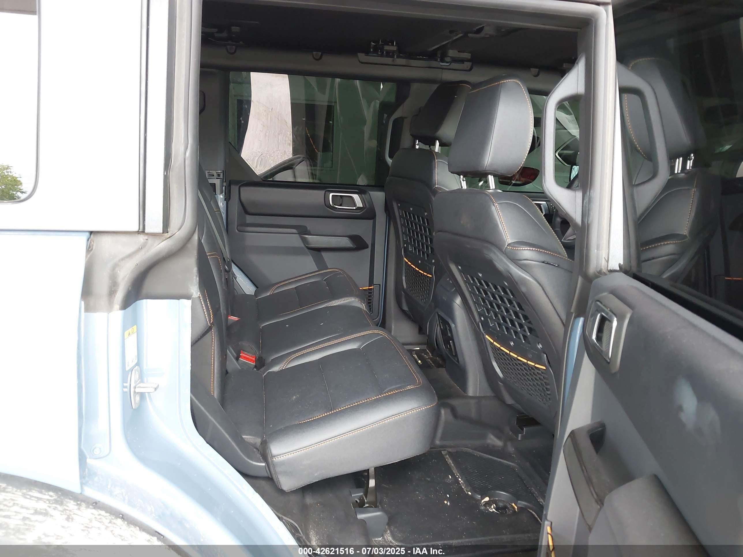 2024 Ford Bronco Badlands Blue vin: 1FMEE9BP5RLB31731