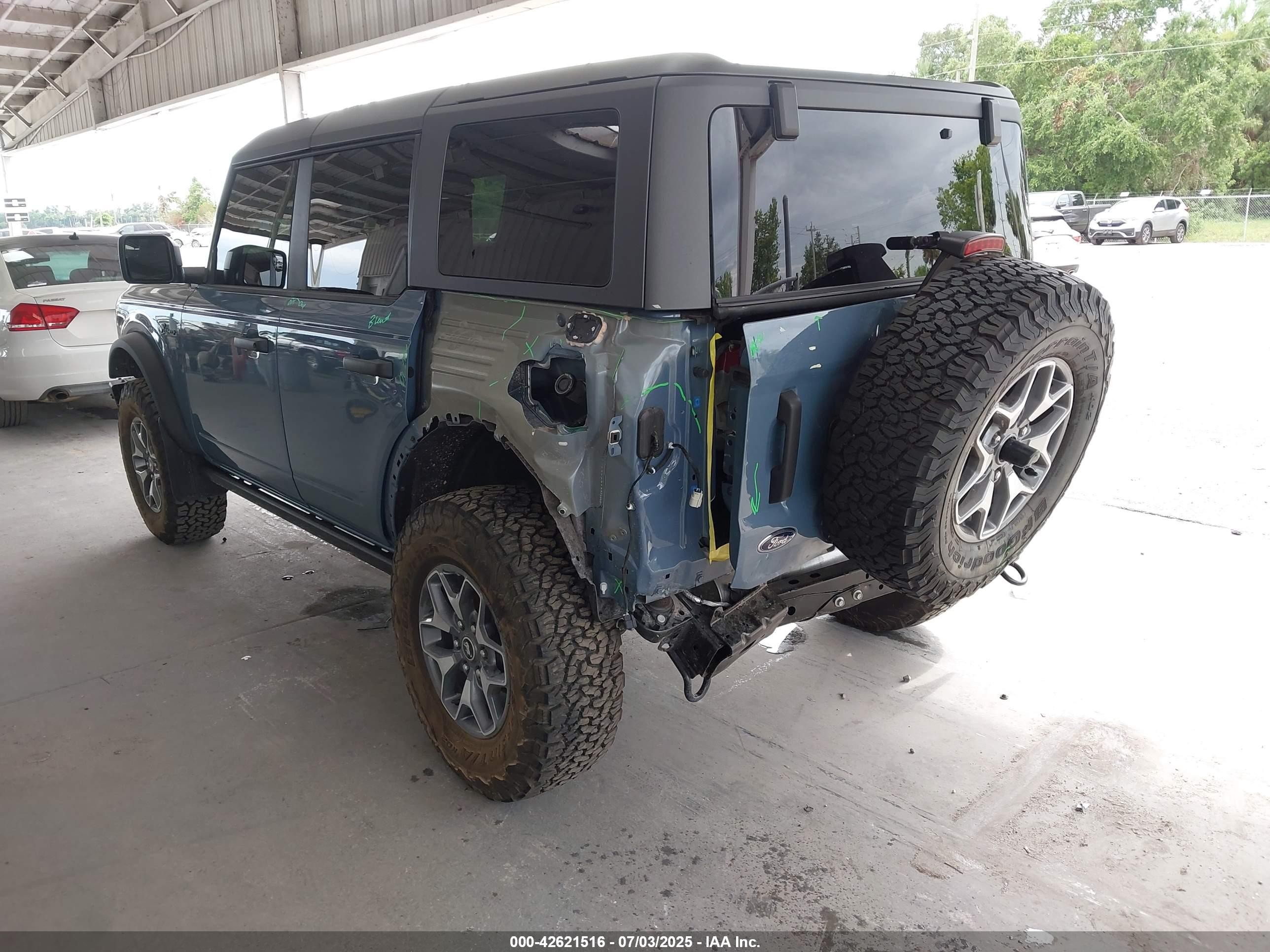 2024 Ford Bronco Badlands Blue vin: 1FMEE9BP5RLB31731
