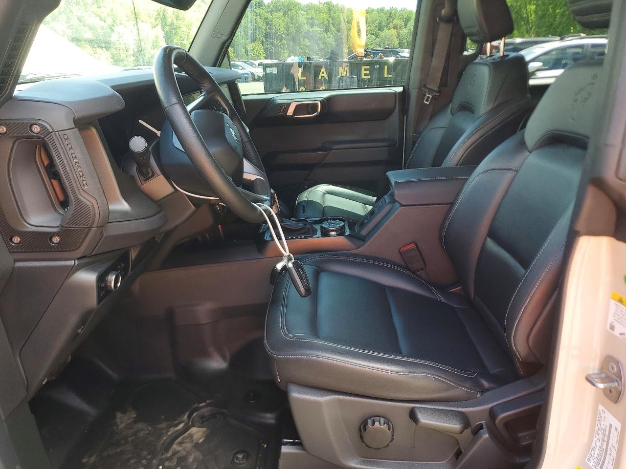 2025 Ford Bronco Badlands Cream vin: 1FMEE9BP6SLB12904