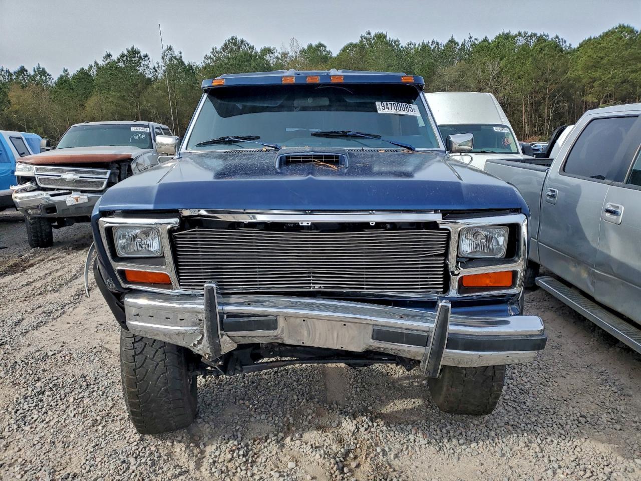 1983 Ford Bronco U100 Синий vin: 1FMEU15F6DLA09640