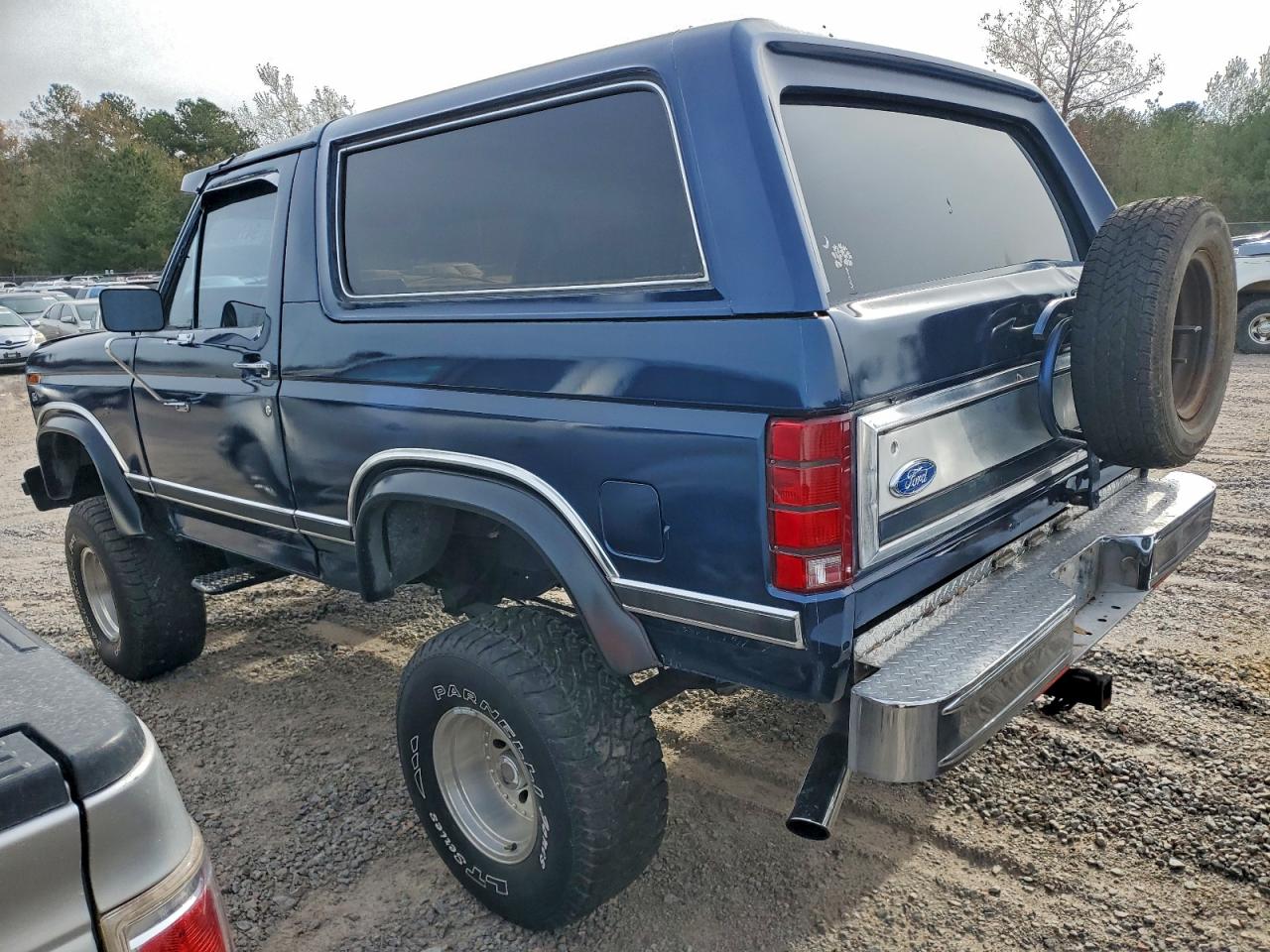 1983 Ford Bronco U100 Синий vin: 1FMEU15F6DLA09640