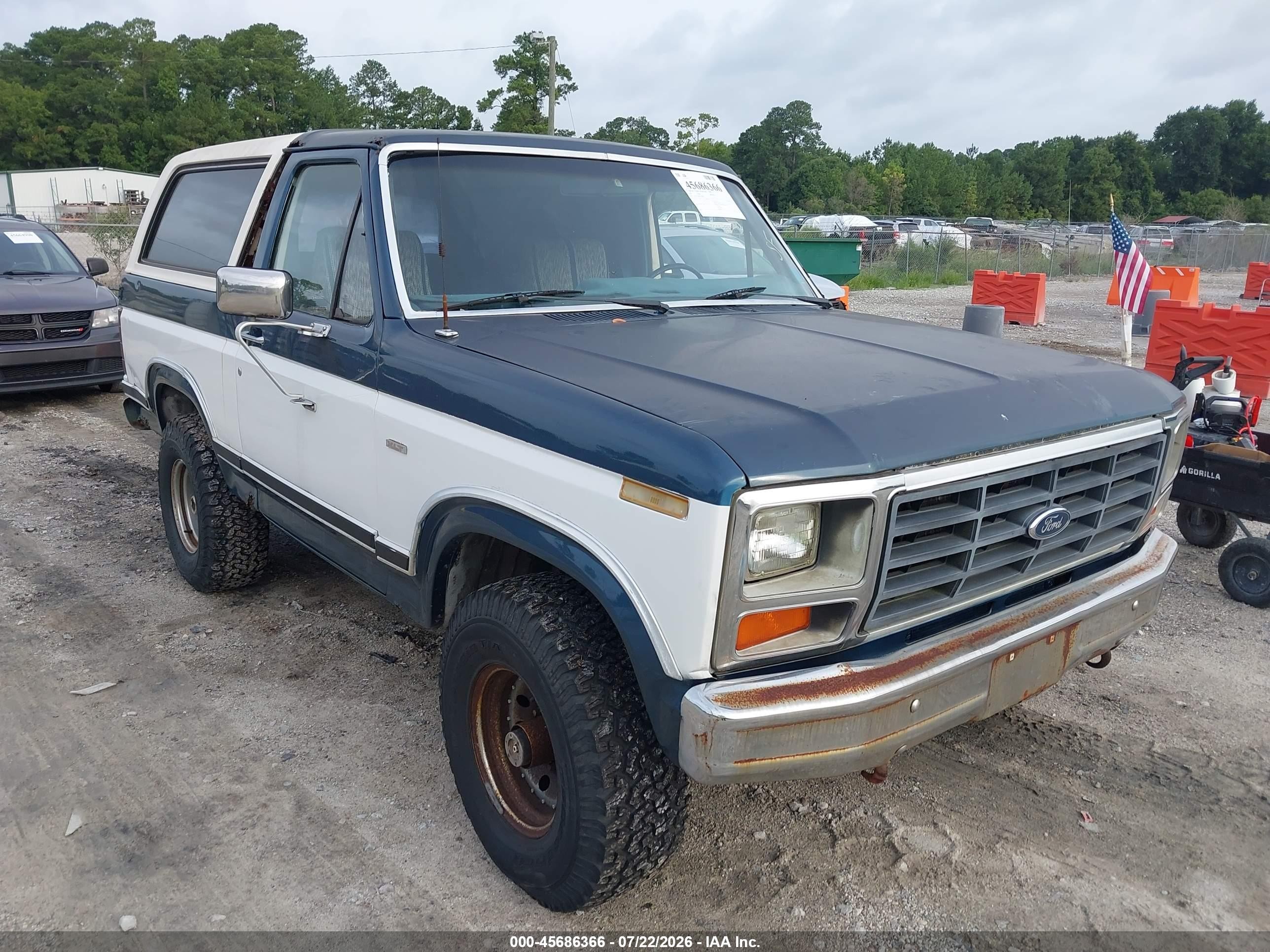 1983 Ford Bronco U100 White vin: 1FMEU15F8DLA48262