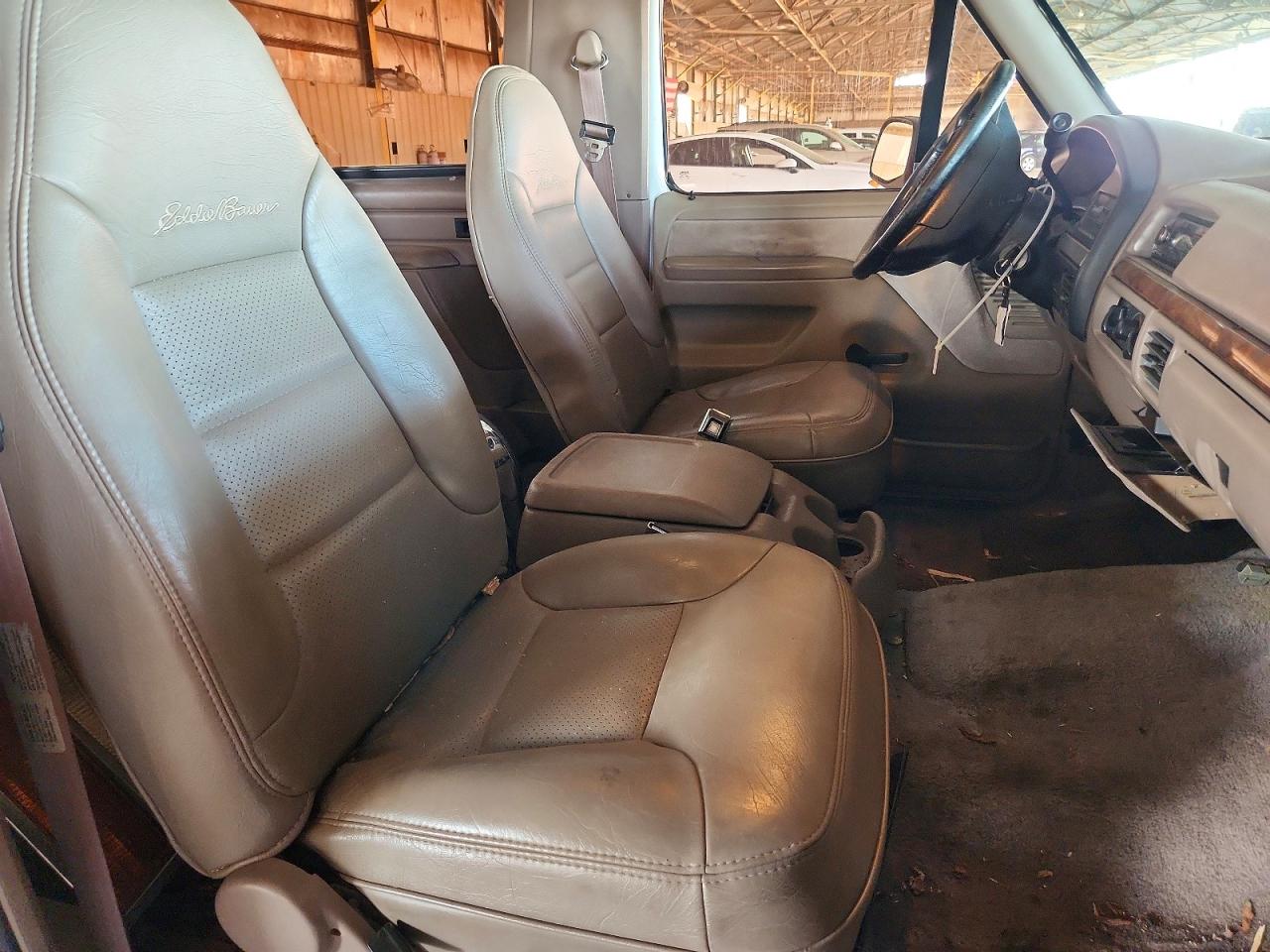 1996 Ford Bronco U100 White vin: 1FMEU15H0TLB72784