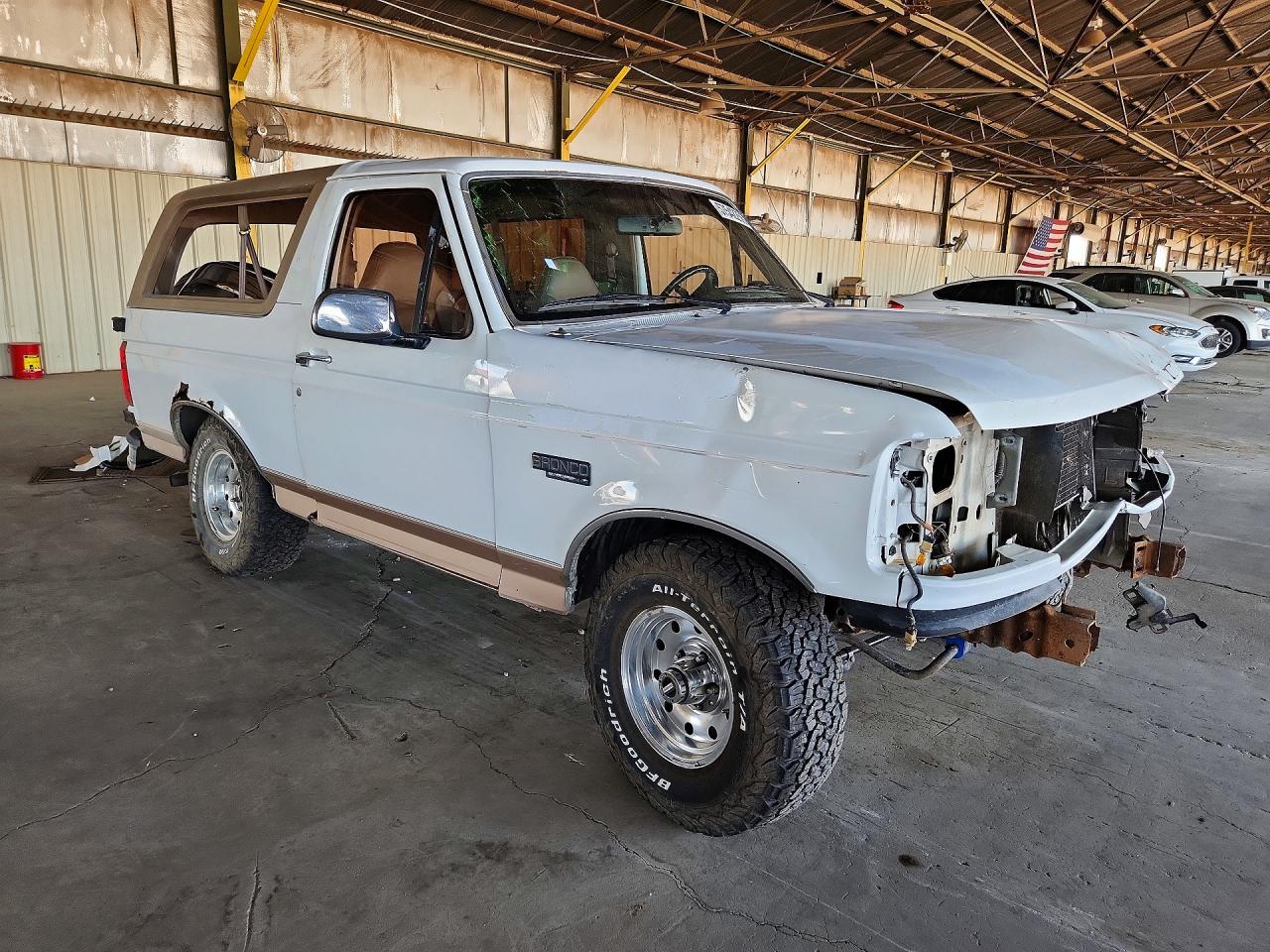 1996 Ford Bronco U100 White vin: 1FMEU15H0TLB72784