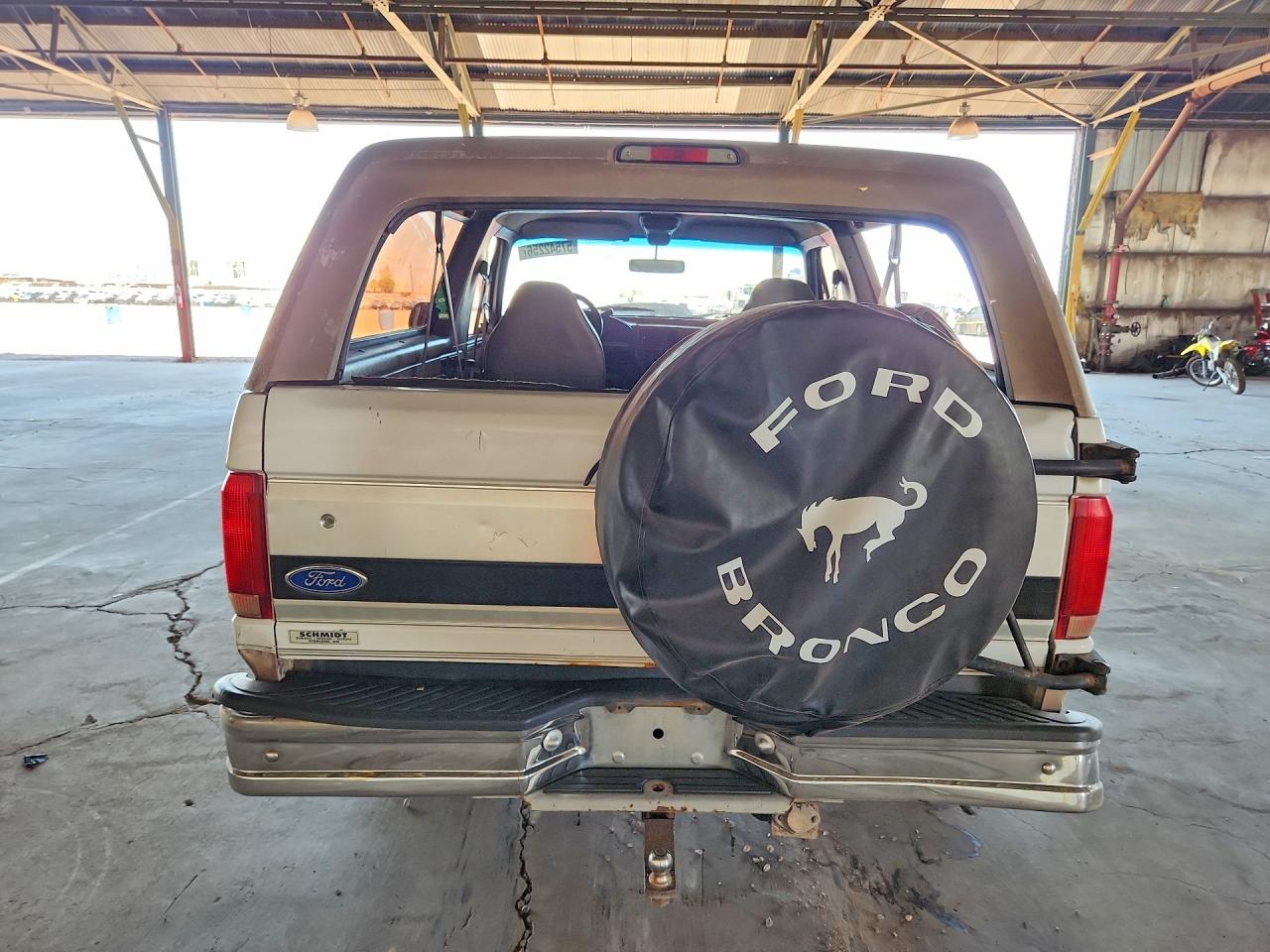 1996 Ford Bronco U100 White vin: 1FMEU15H0TLB72784