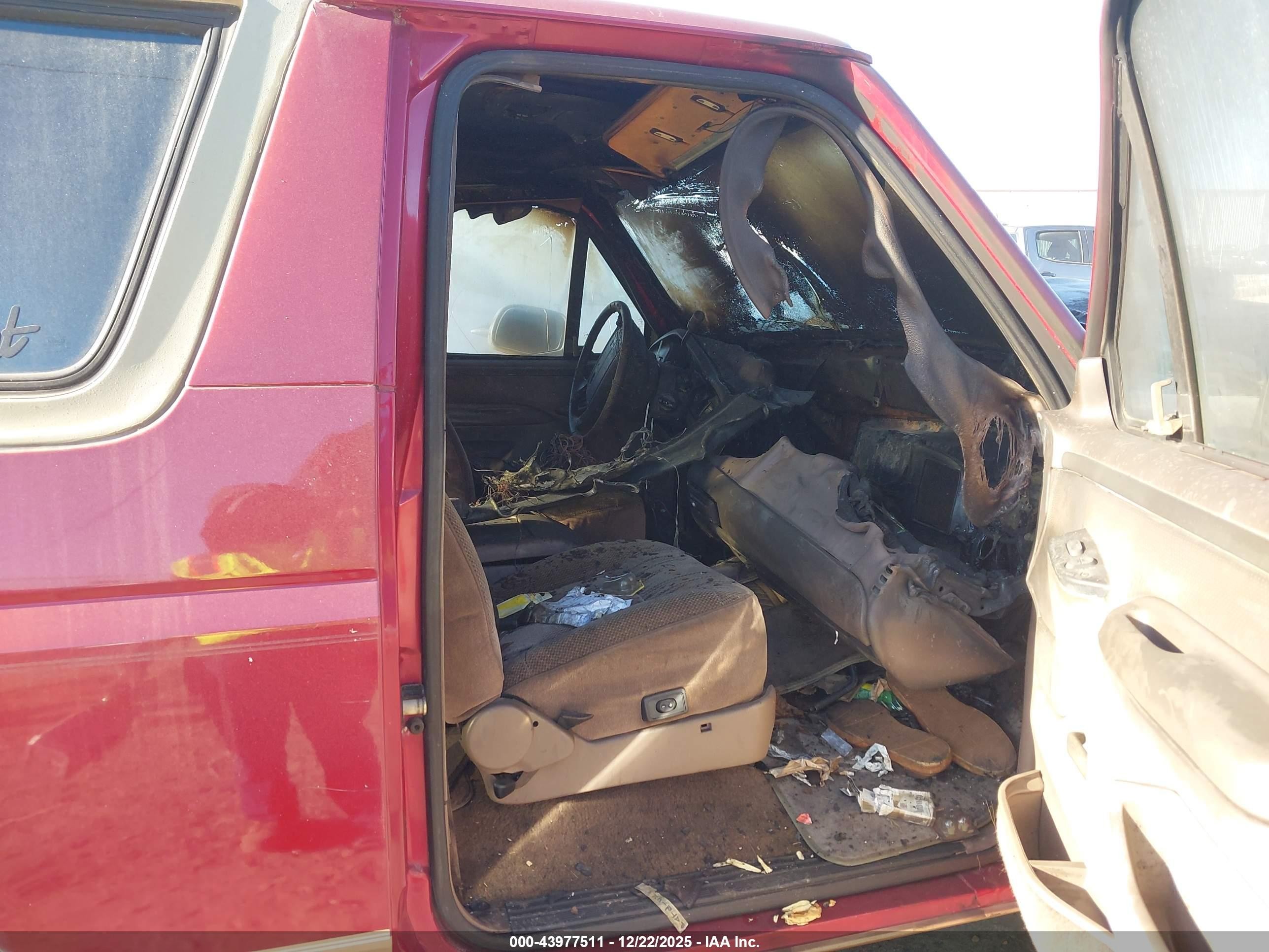 1994 Ford Bronco U100 Red vin: 1FMEU15H1RLB47188