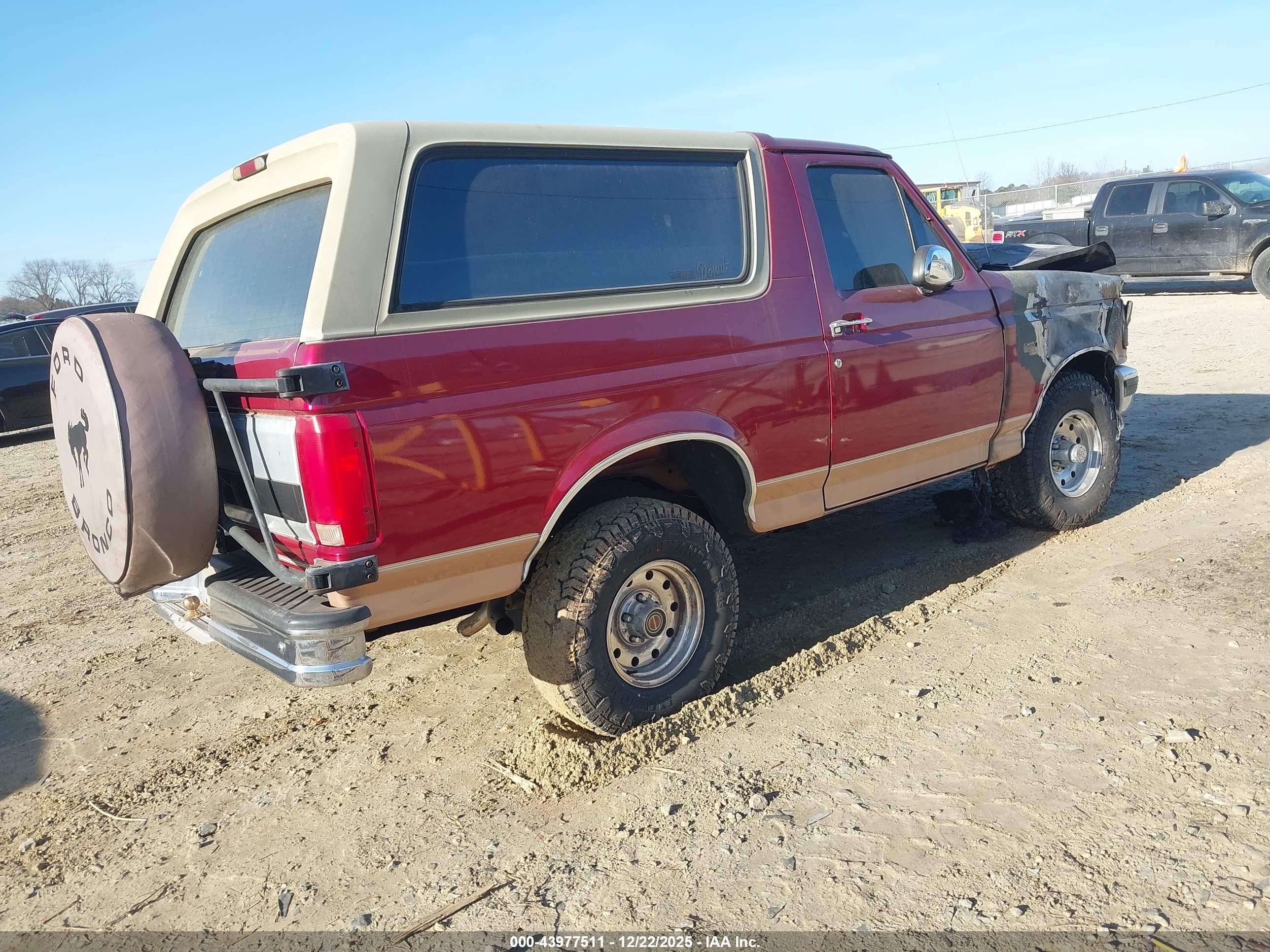 1994 Ford Bronco U100 Red vin: 1FMEU15H1RLB47188