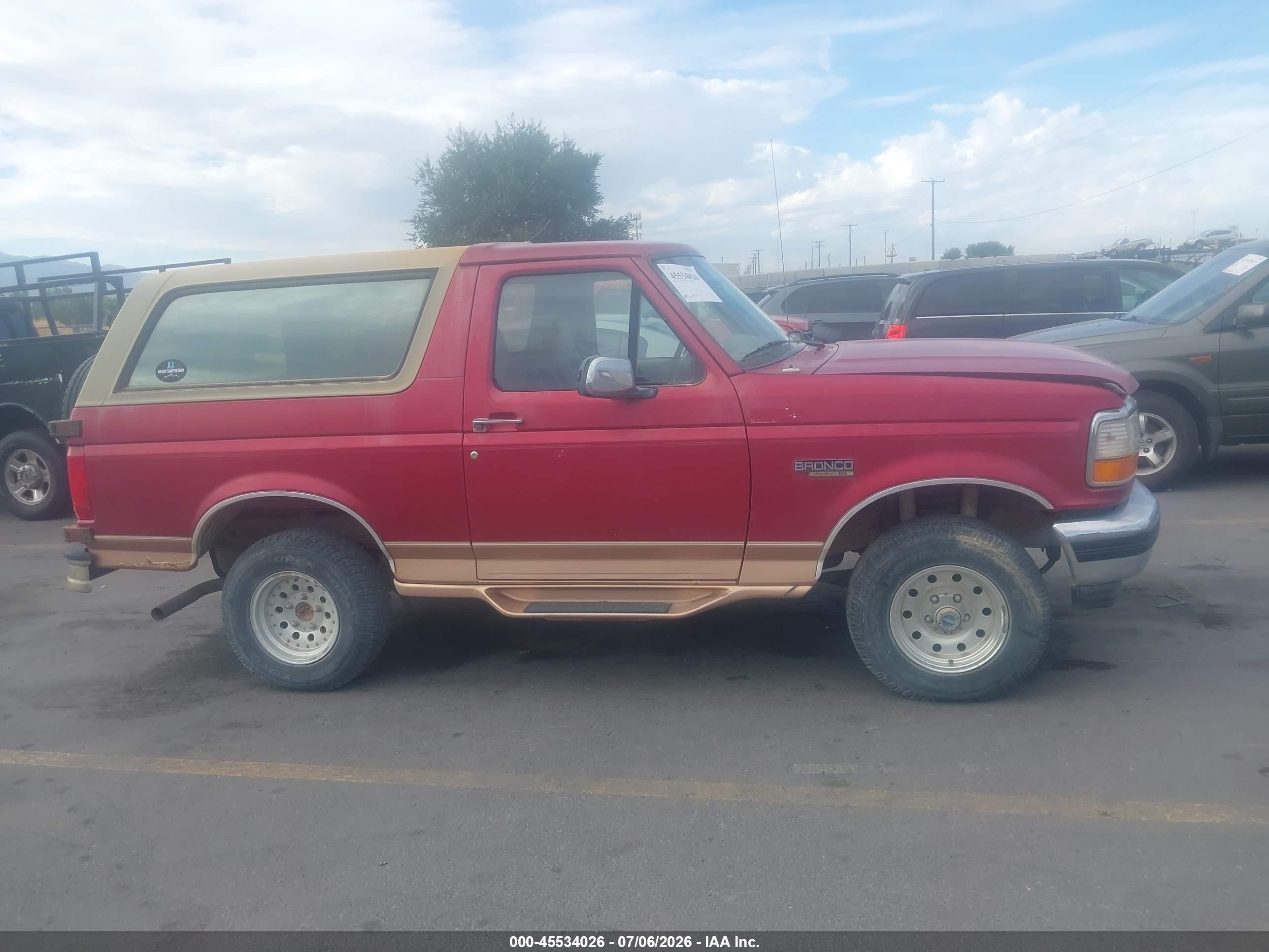 1995 Ford Bronco U100 Red vin: 1FMEU15H1SLA30605