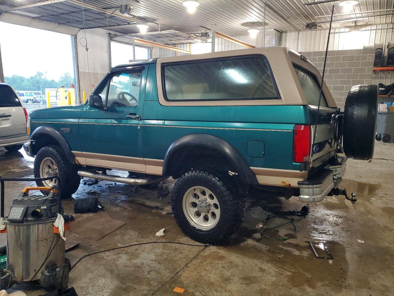 1996 Ford Bronco U100 Teal vin: 1FMEU15H1TLB48073