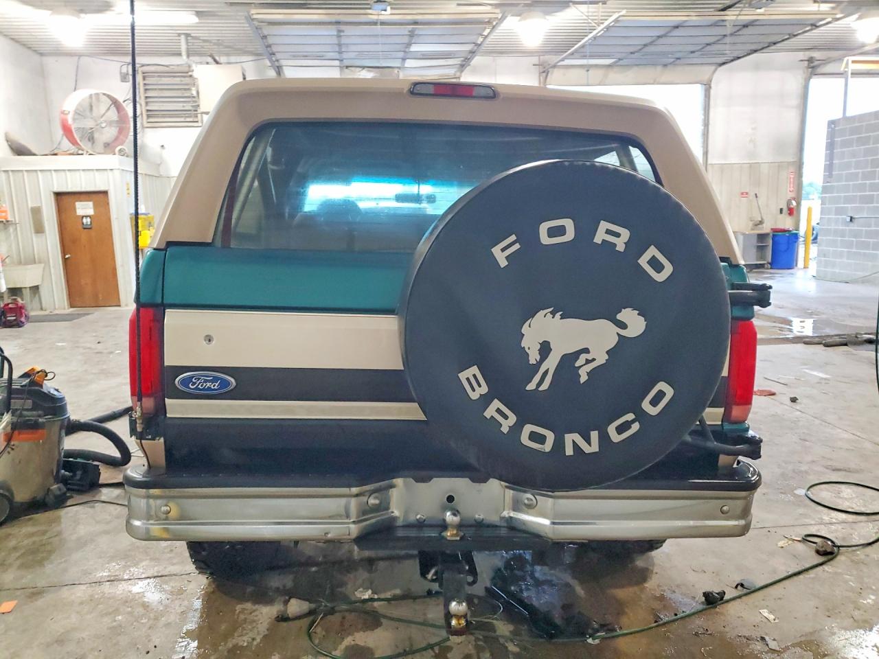 1996 Ford Bronco U100 Teal vin: 1FMEU15H1TLB48073