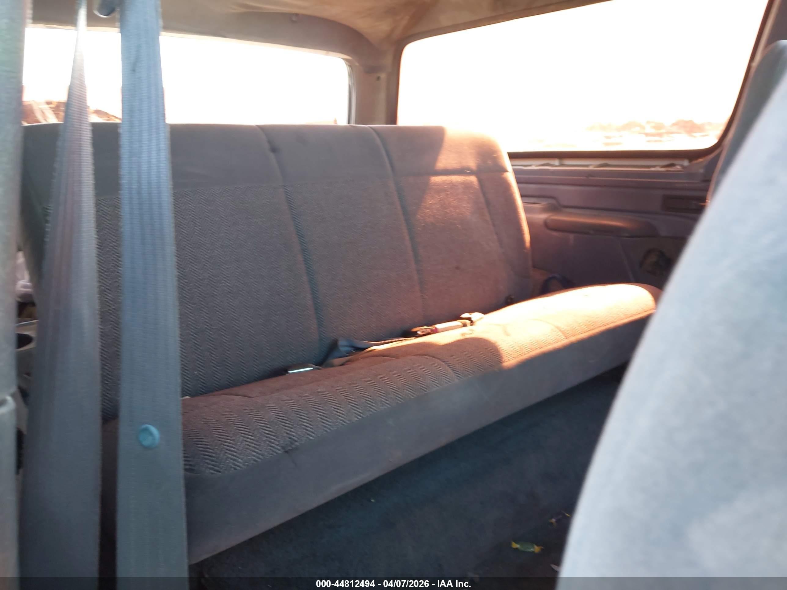 1992 Ford Bronco U100 Серый vin: 1FMEU15H2NLA06768