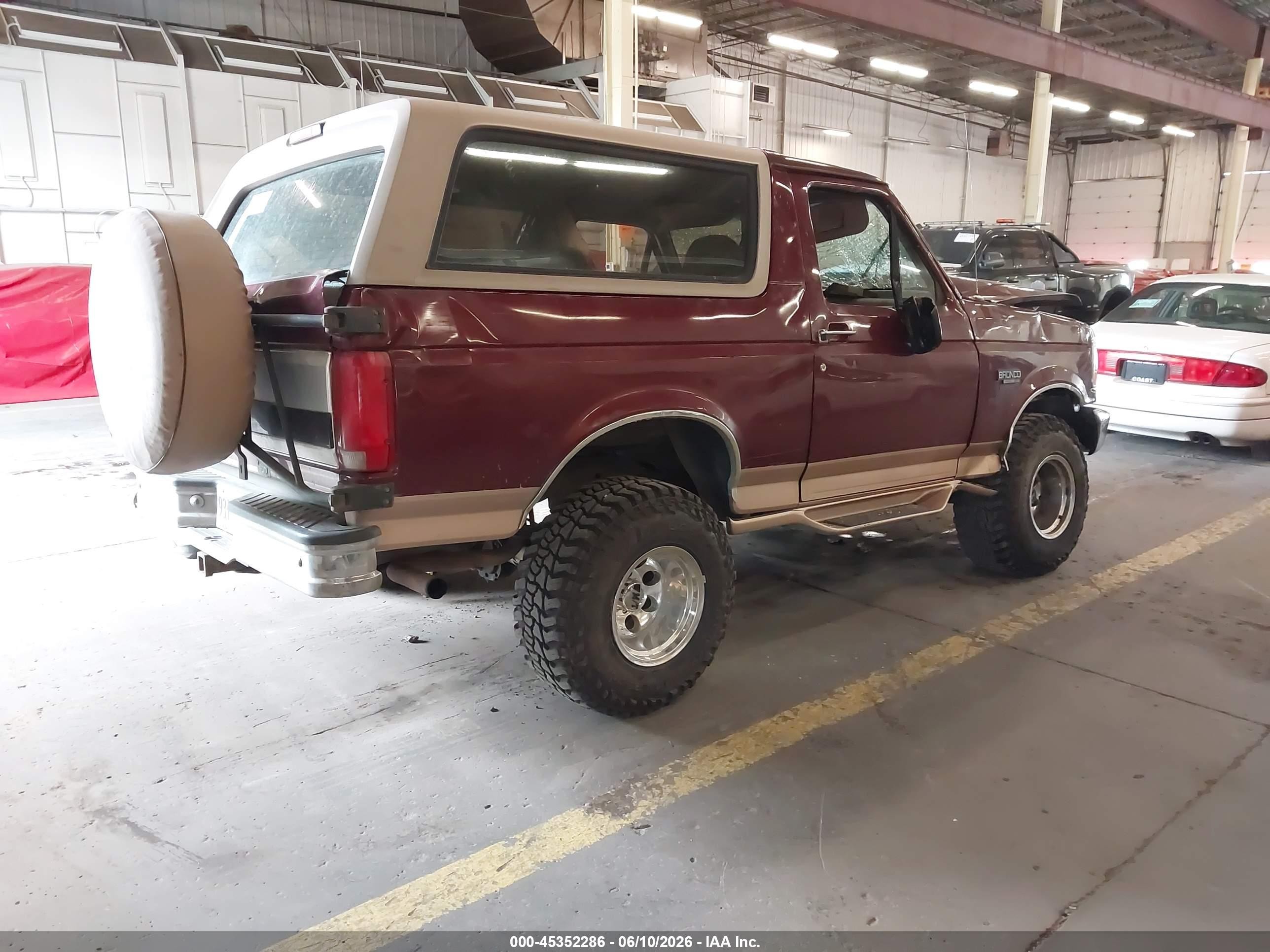 1996 Ford Bronco U100 Красный vin: 1FMEU15H2TLB49460
