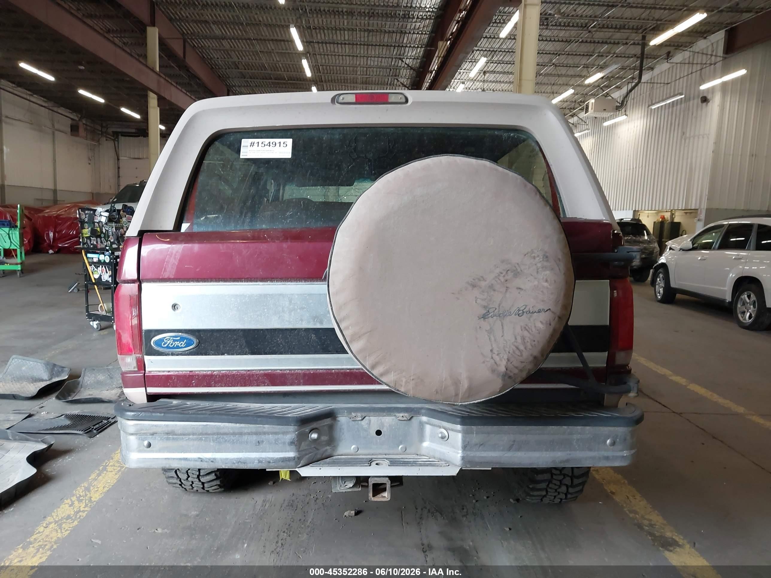 1996 Ford Bronco U100 Красный vin: 1FMEU15H2TLB49460