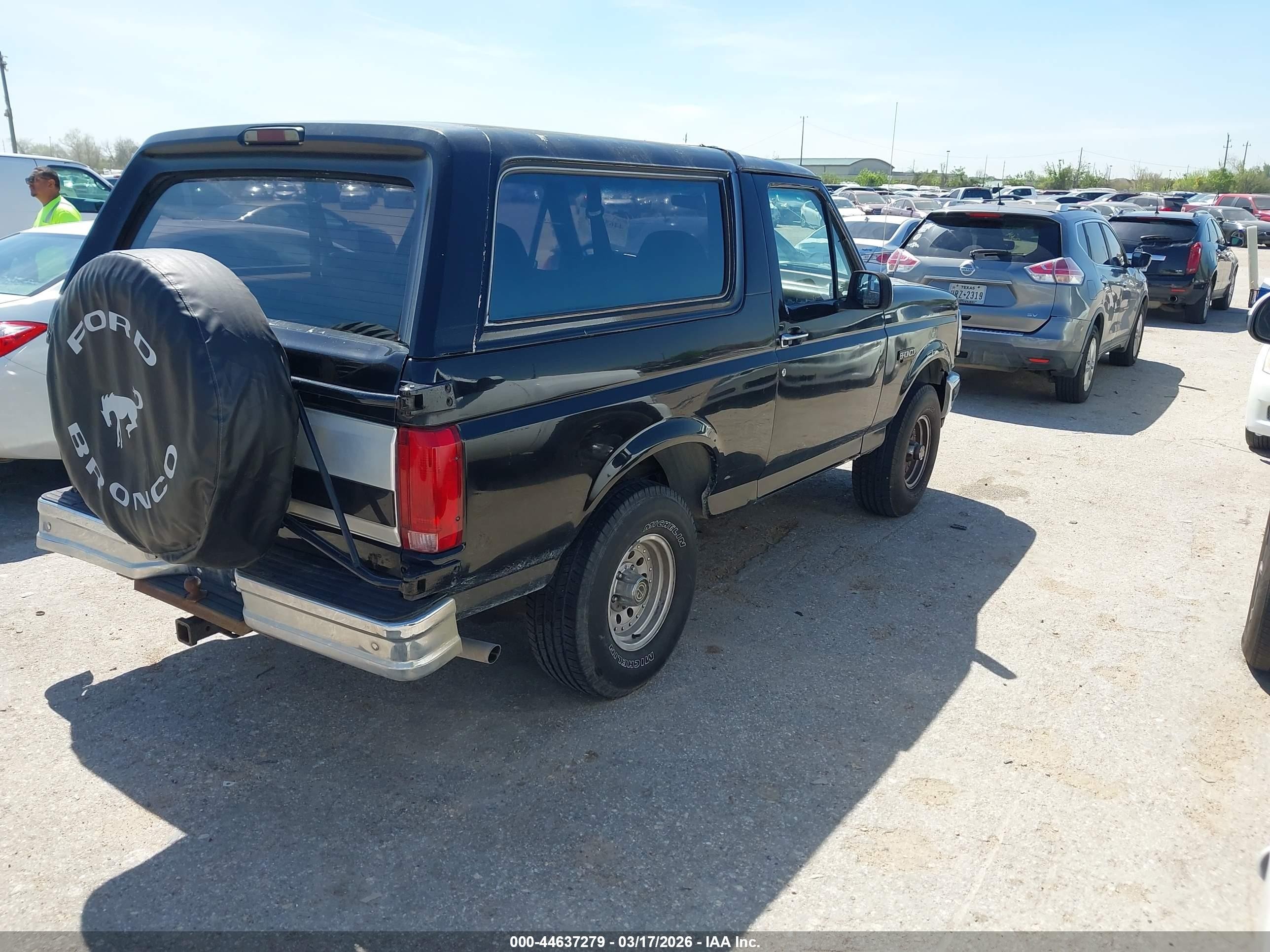 1992 Ford Bronco U100 Black vin: 1FMEU15H3NLA14099