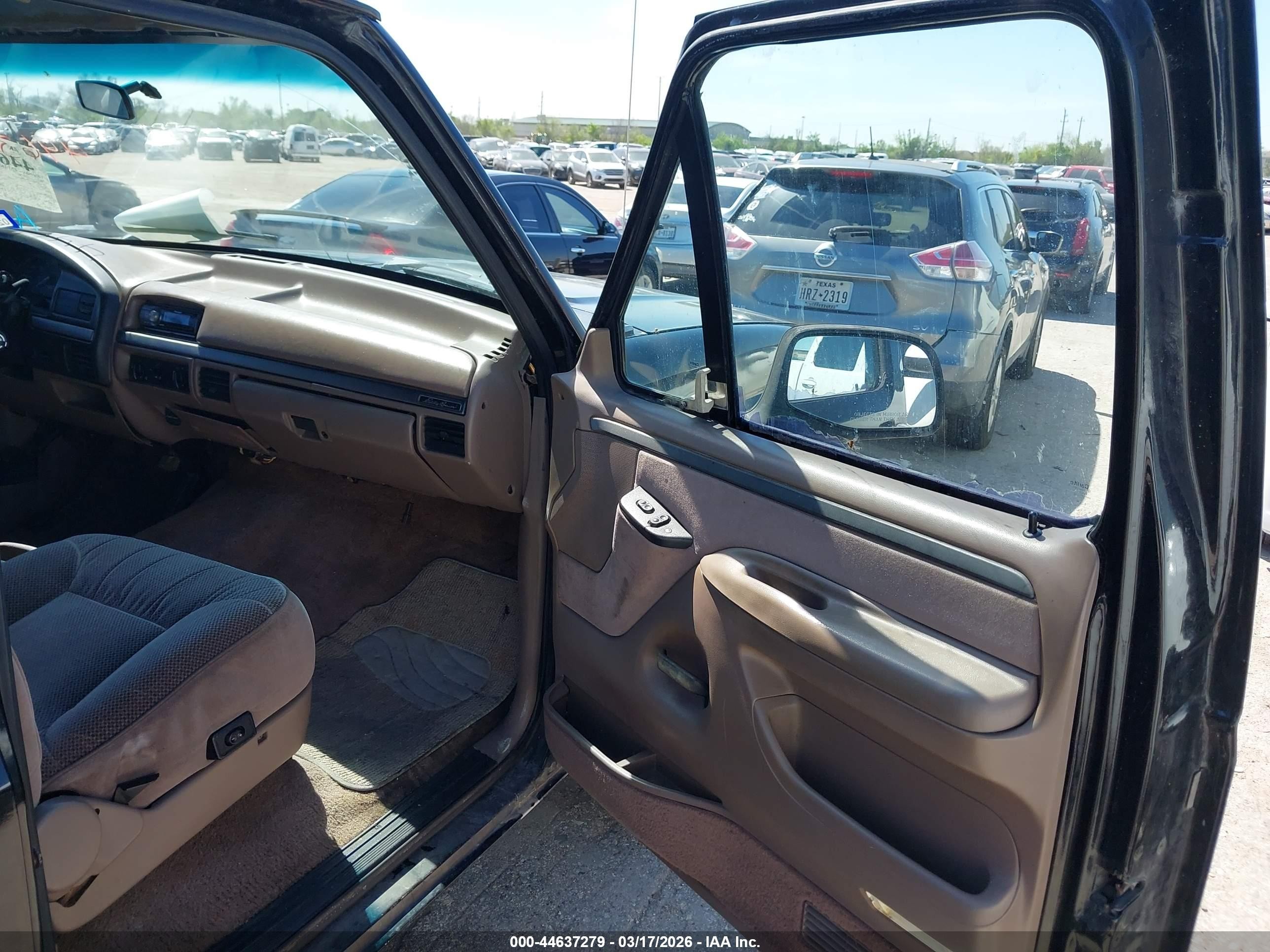1992 Ford Bronco U100 Black vin: 1FMEU15H3NLA14099