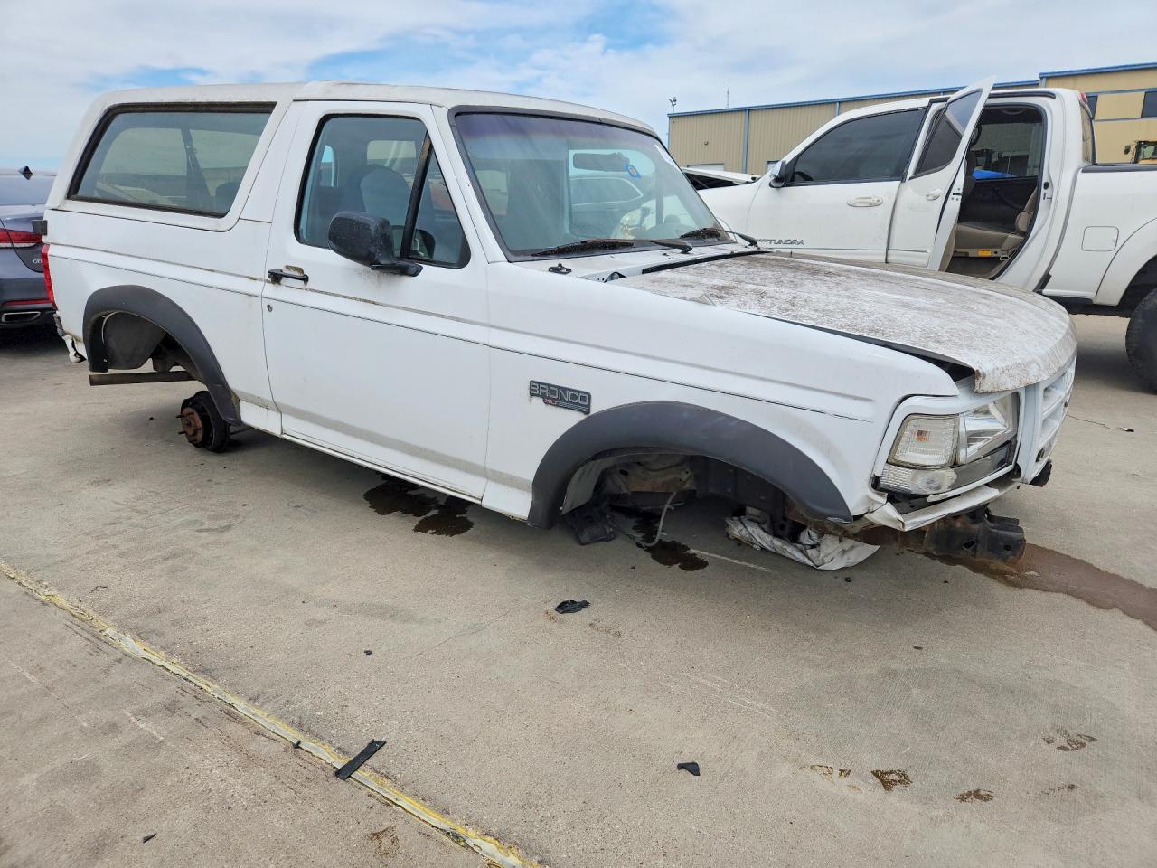 1996 Ford Bronco U100 White vin: 1FMEU15H3TLA70086