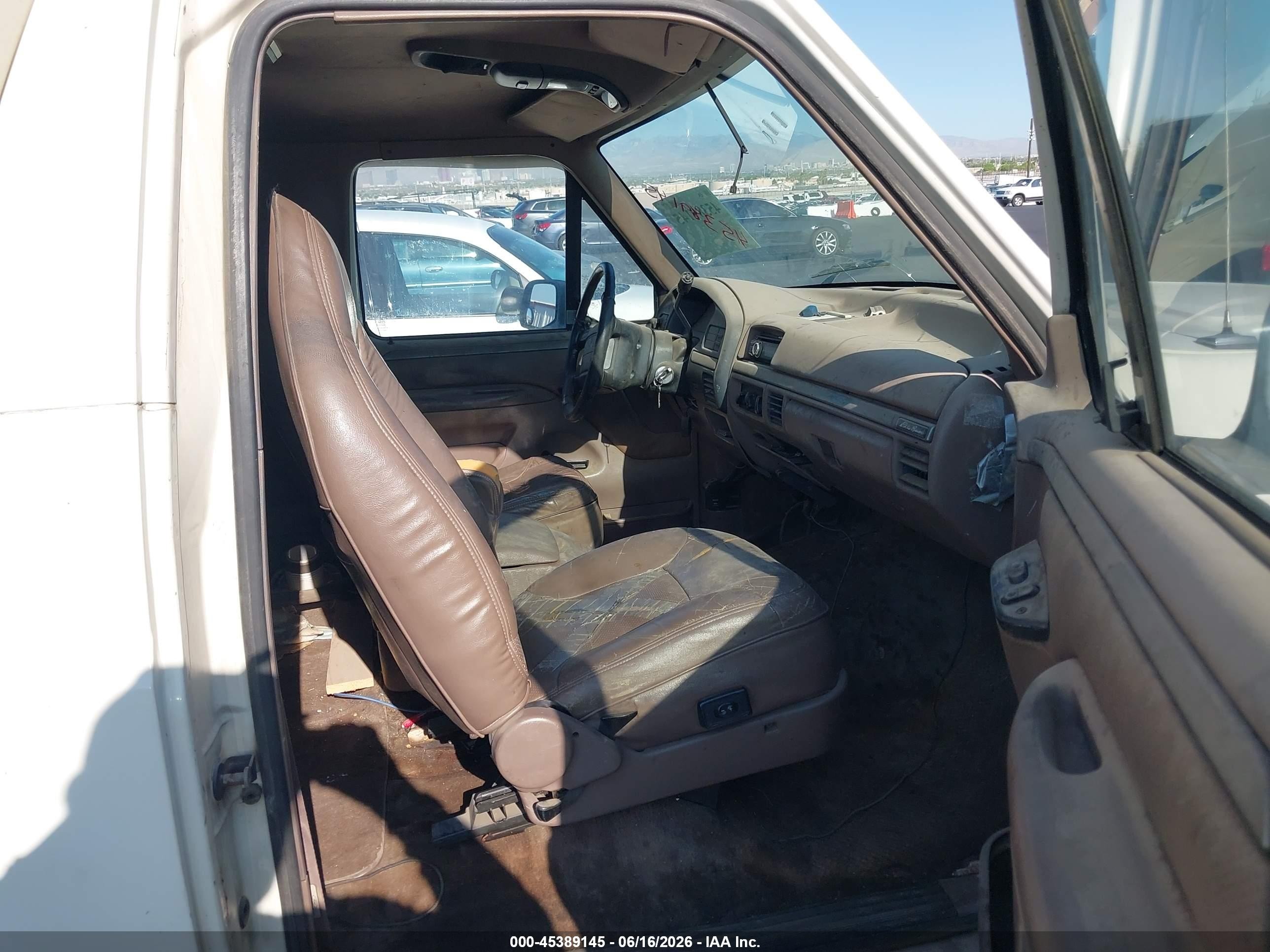 1995 Ford Bronco U100 White vin: 1FMEU15H4SLA33725