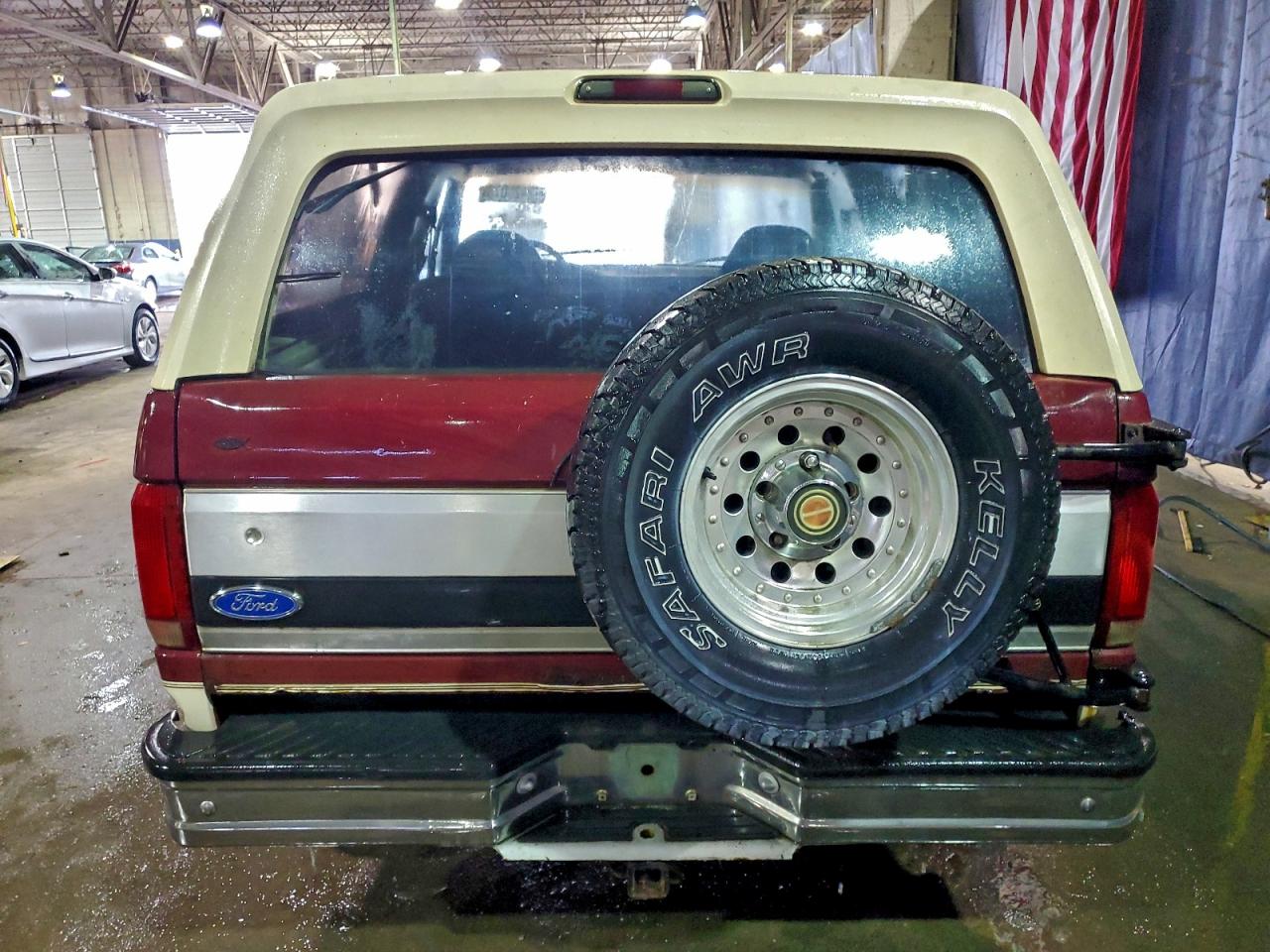 1992 Ford Bronco U100 Burgundy vin: 1FMEU15H5NLA31373