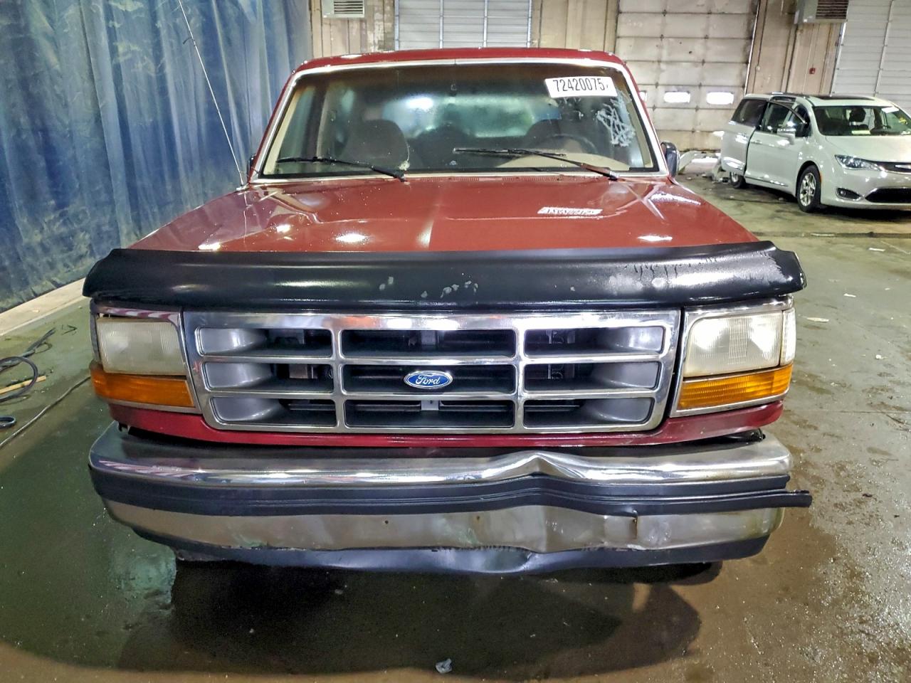 1992 Ford Bronco U100 Burgundy vin: 1FMEU15H5NLA31373