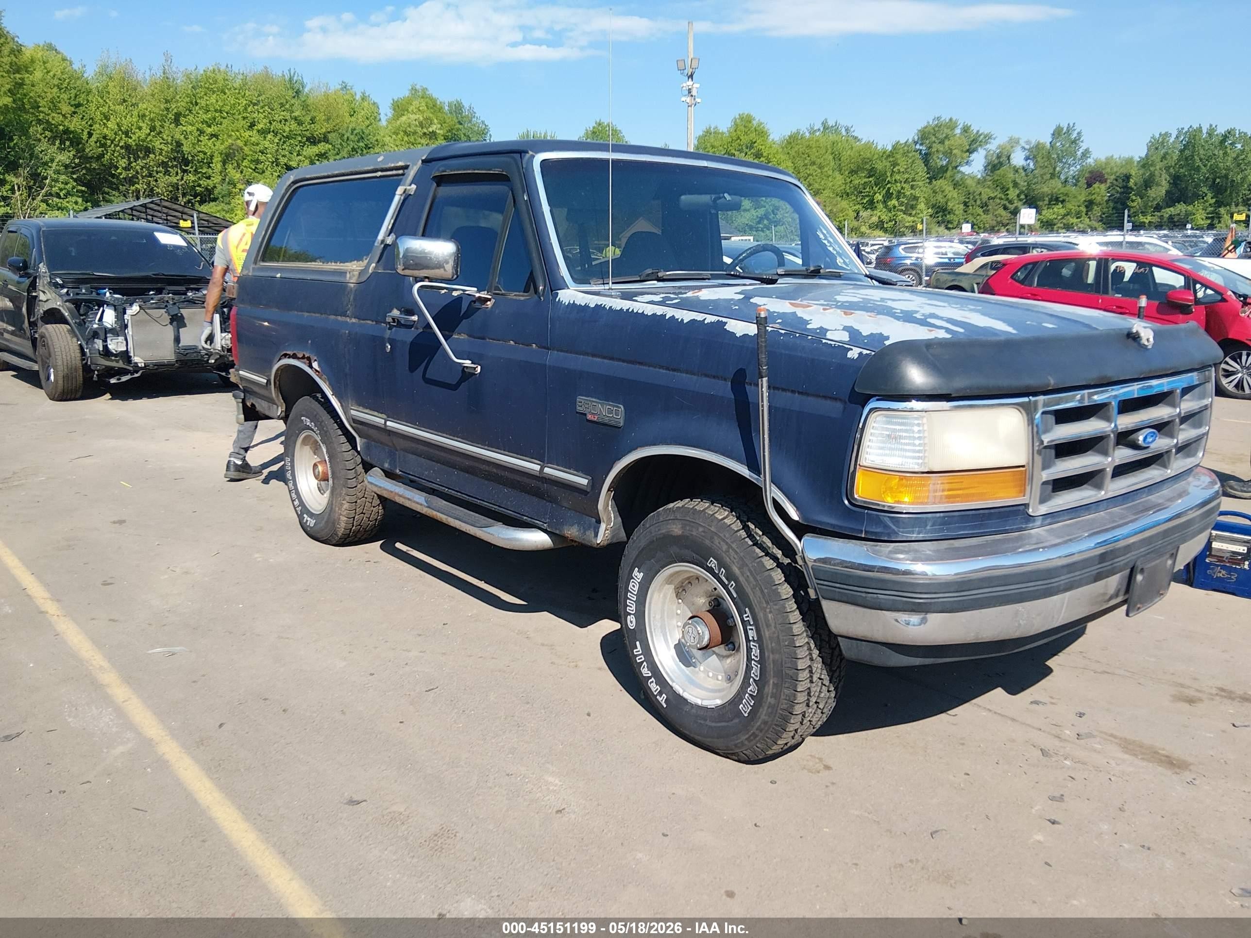 1992 Ford Bronco U100 Blue vin: 1FMEU15H5NLA55060