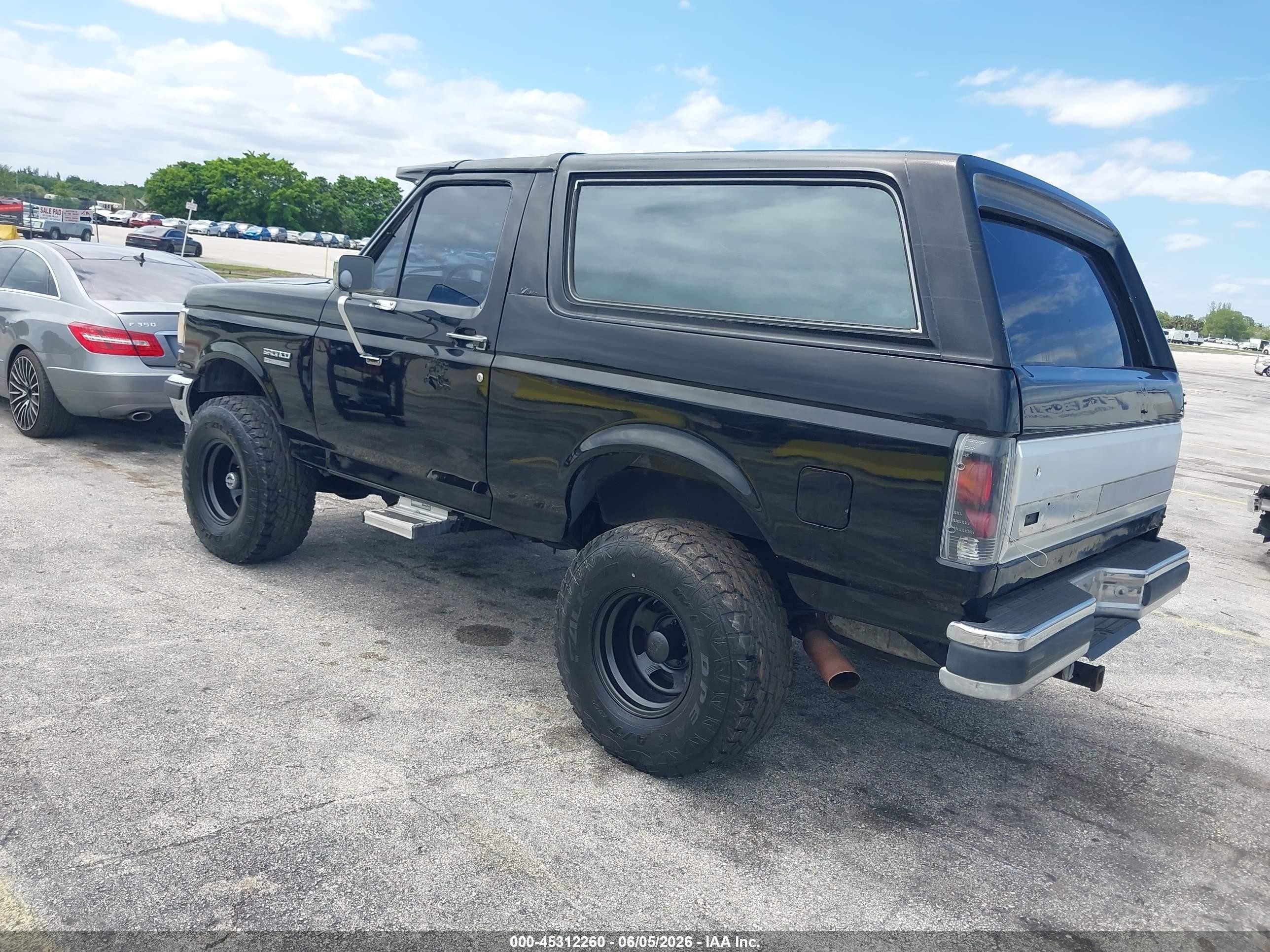 1990 Ford Bronco U100 Black vin: 1FMEU15H7LLA80748
