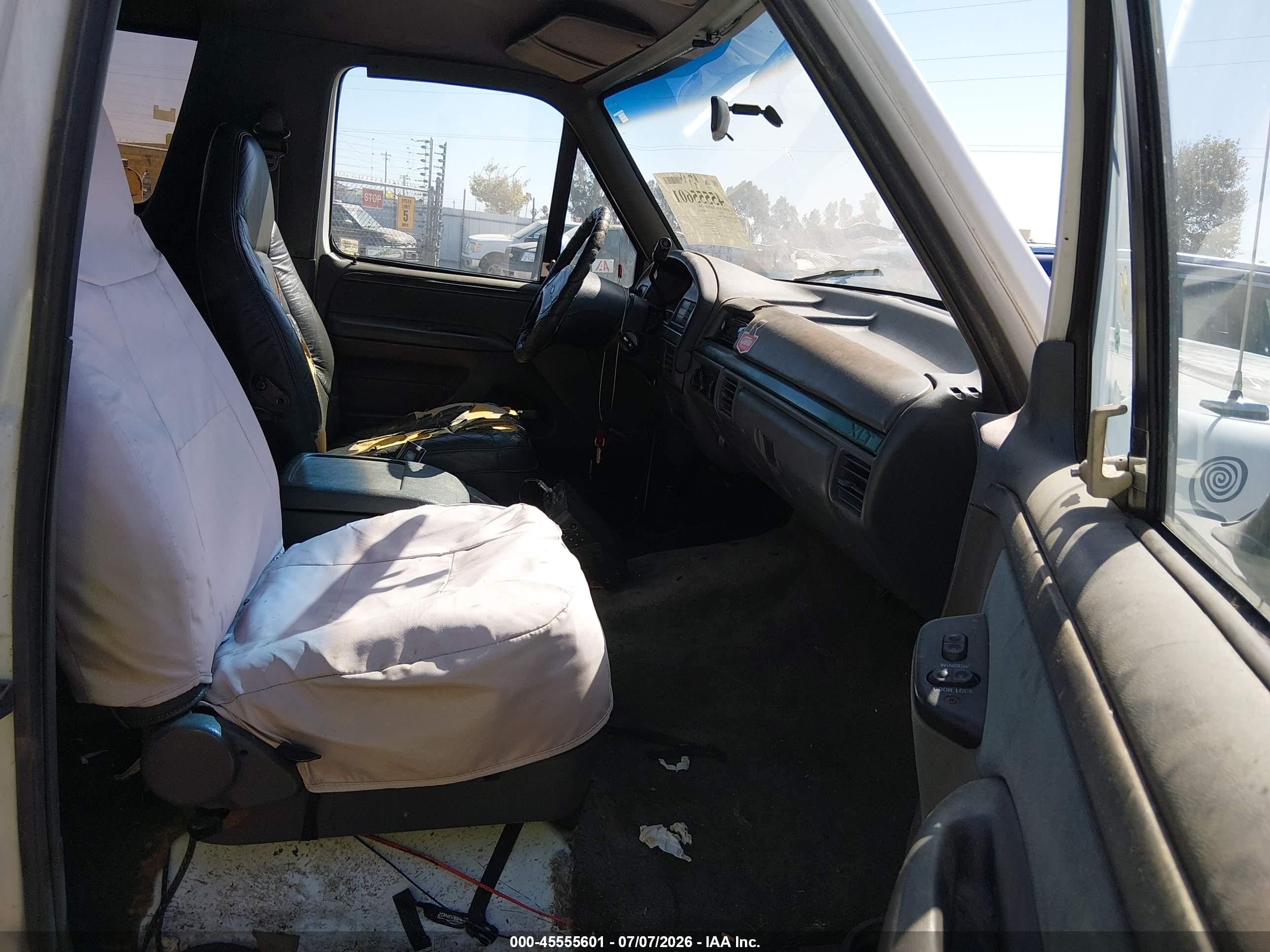 1993 Ford Bronco U100 White vin: 1FMEU15H7PLA74048