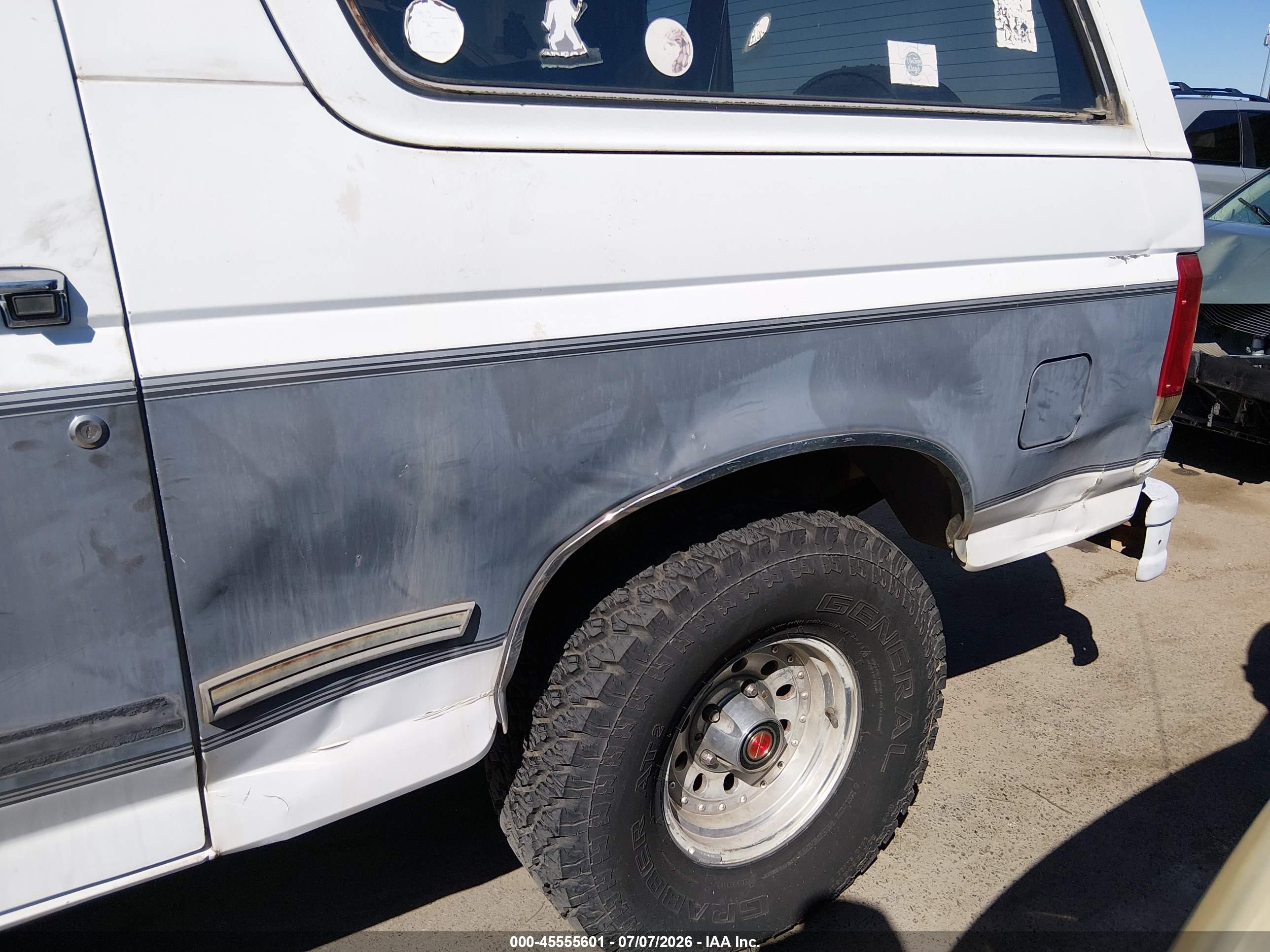 1993 Ford Bronco U100 White vin: 1FMEU15H7PLA74048