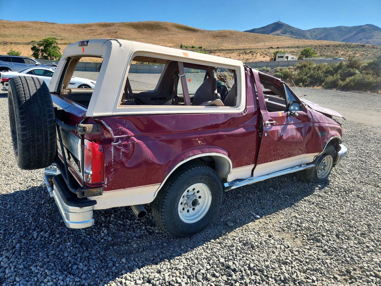 1992 Ford Bronco U100 Red vin: 1FMEU15H8NLA96458