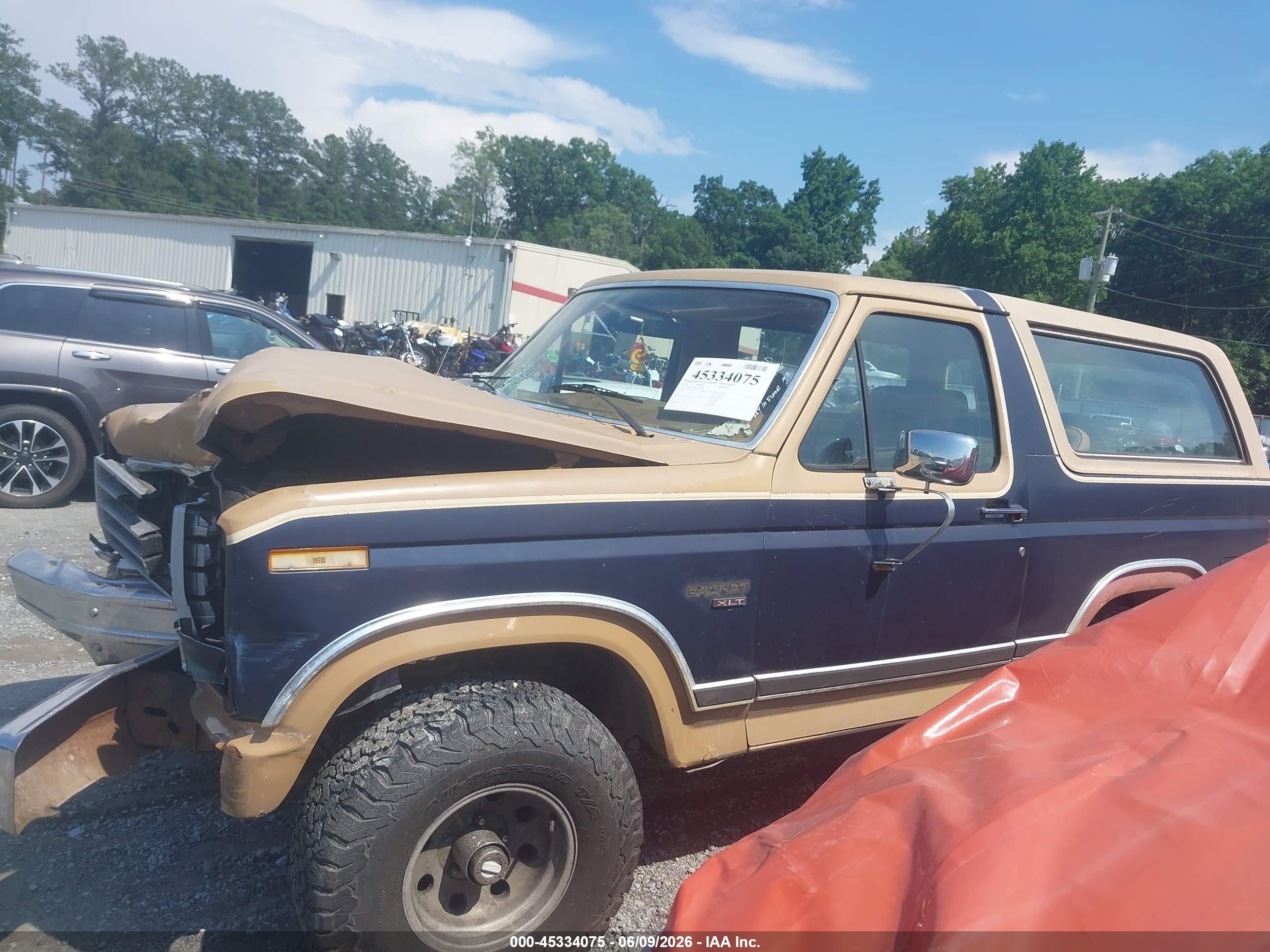 1984 Ford Bronco U100 Blue vin: 1FMEU15H9ELA82780