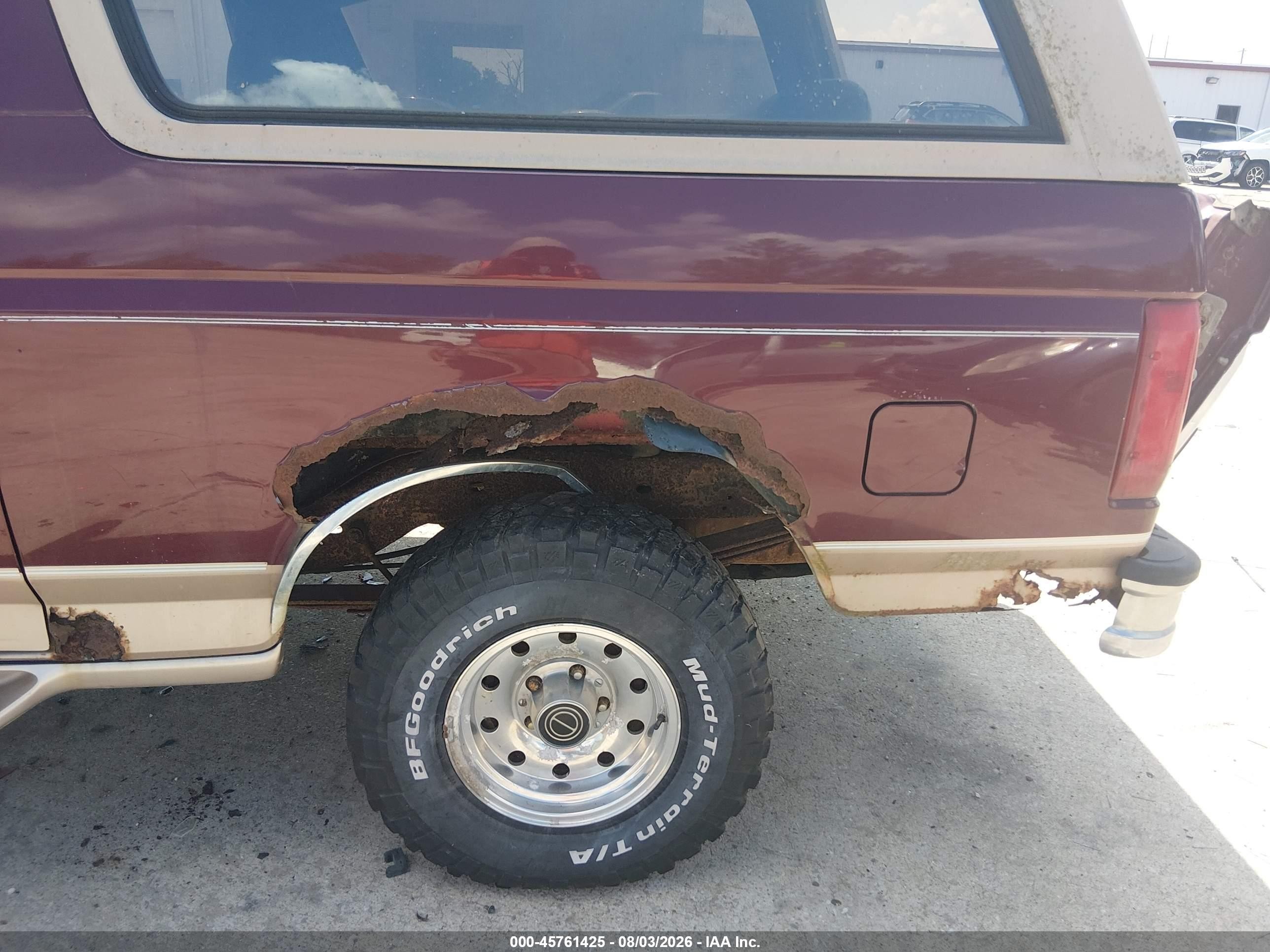 1996 Ford Bronco U100 Red vin: 1FMEU15HXTLA92912