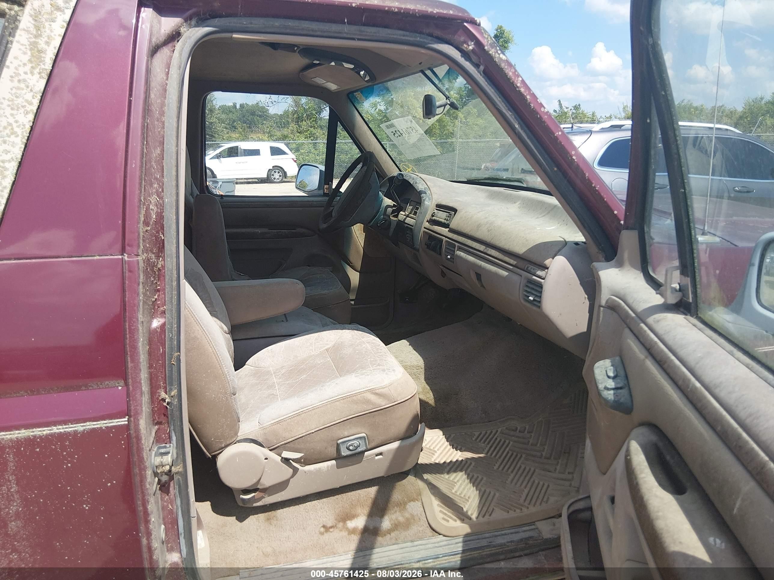1996 Ford Bronco U100 Red vin: 1FMEU15HXTLA92912