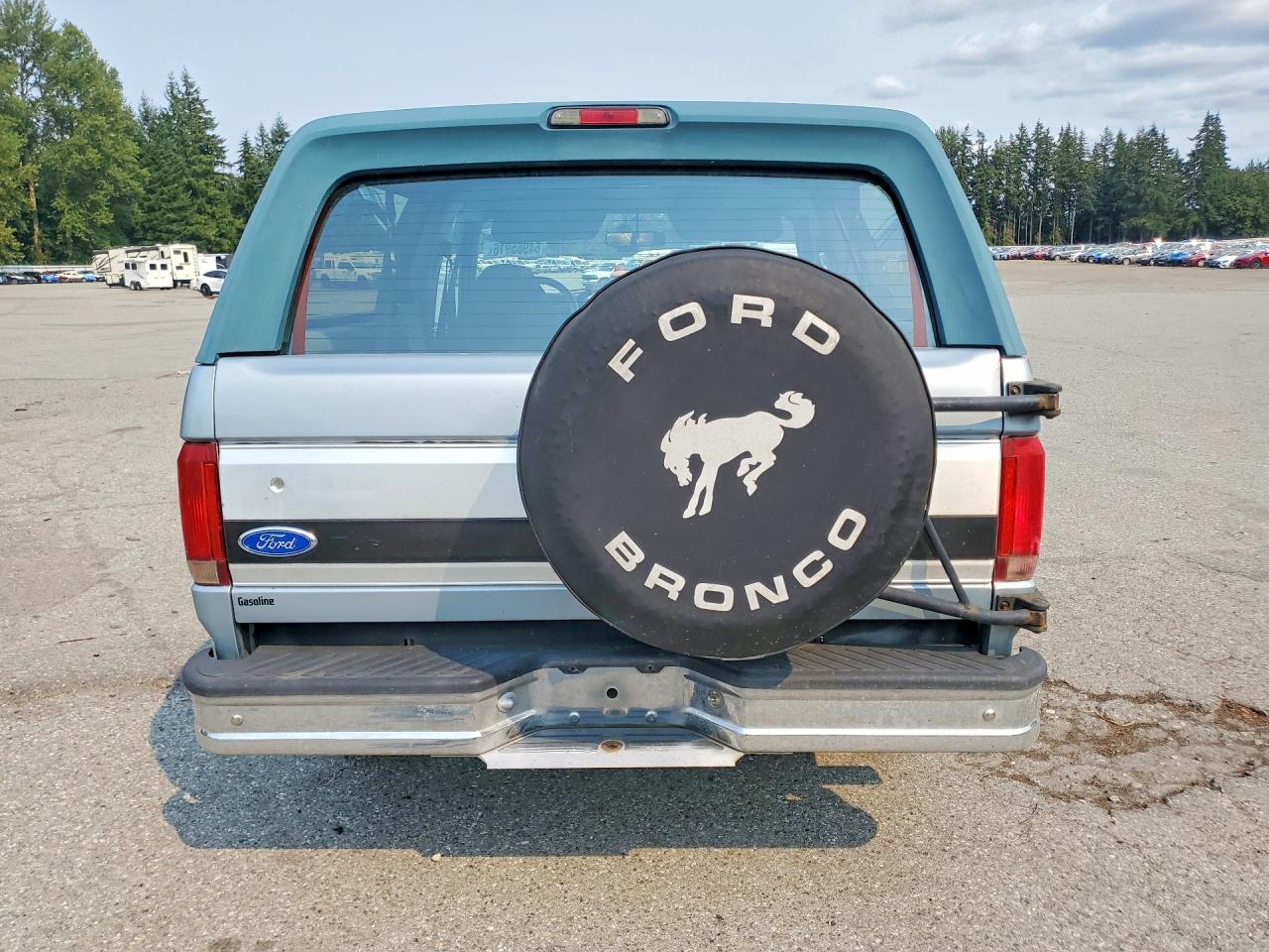 1996 Ford Bronco U100 Синий vin: 1FMEU15HXTLB46001