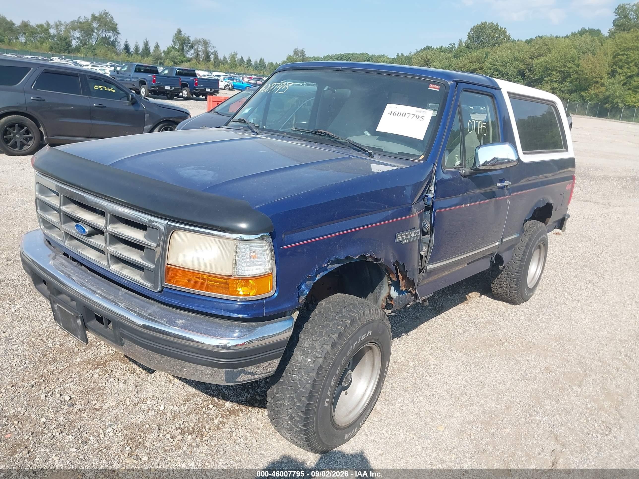 1996 Ford Bronco U100 Blue vin: 1FMEU15HXTLB67818