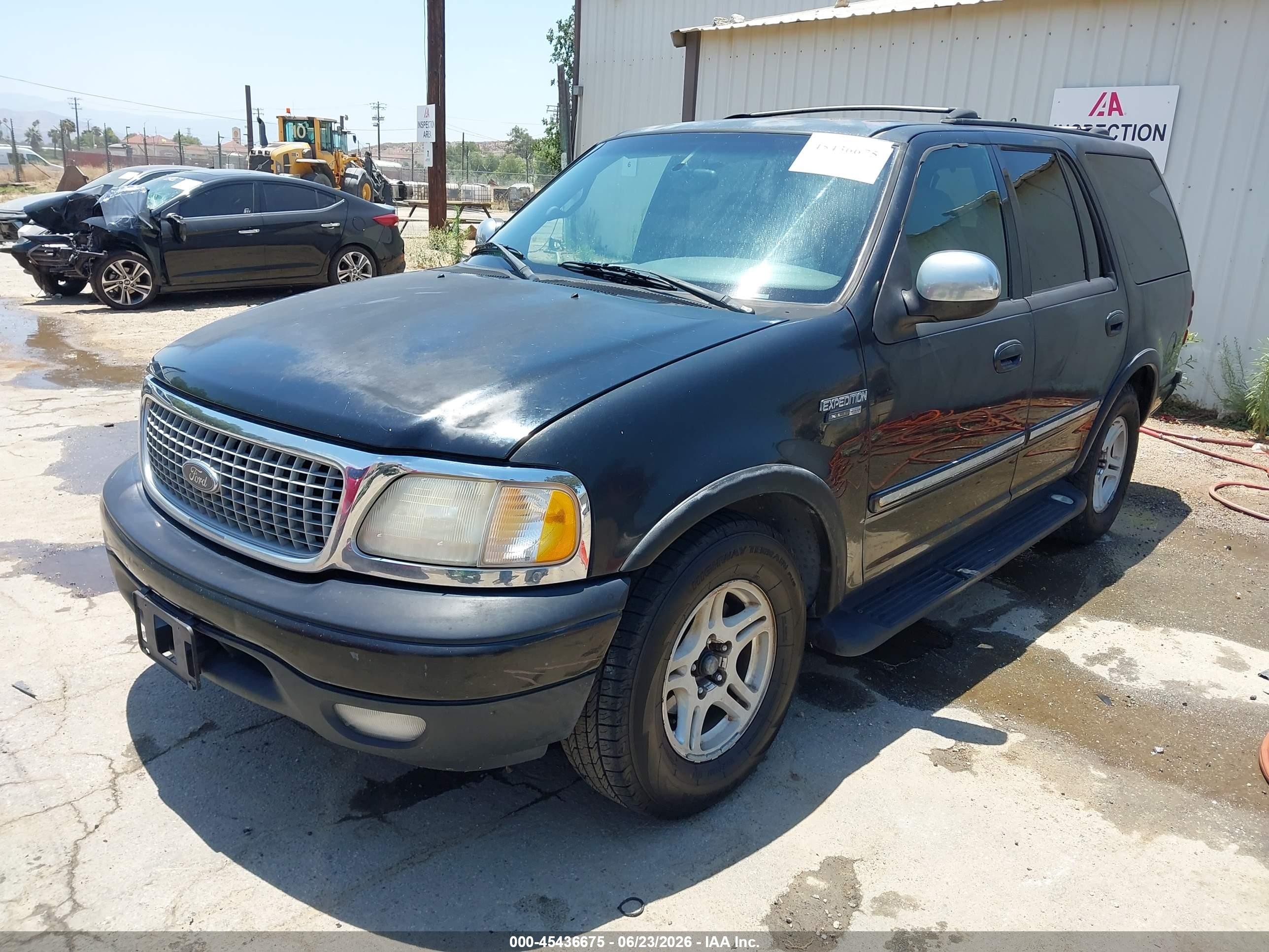 2001 Ford Expedition Xlt Черный vin: 1FMEU15L51LB02036