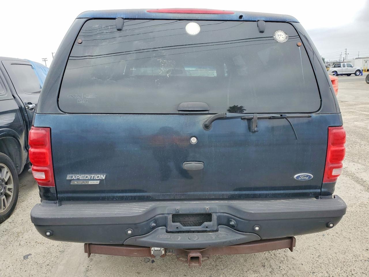 2002 Ford Expedition Xlt Black vin: 1FMEU15L52LA64485